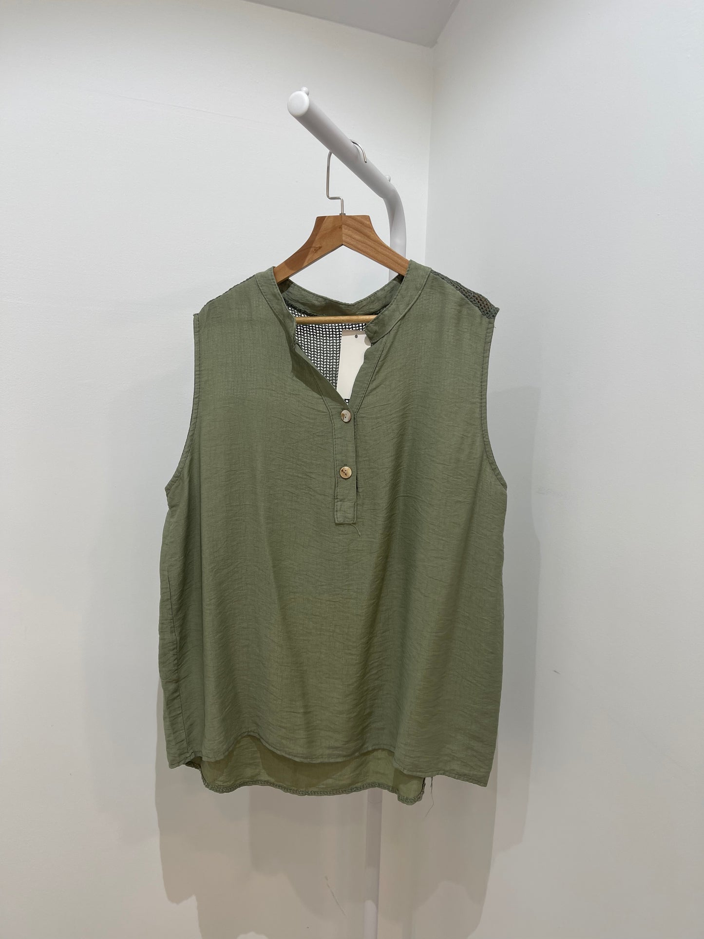 Blusa sin mangas con detalle de rejilla