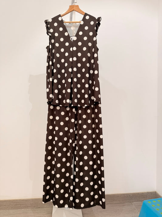 Conjunto Licra Dos Piezas: Blusa y Pantalón de Lunares