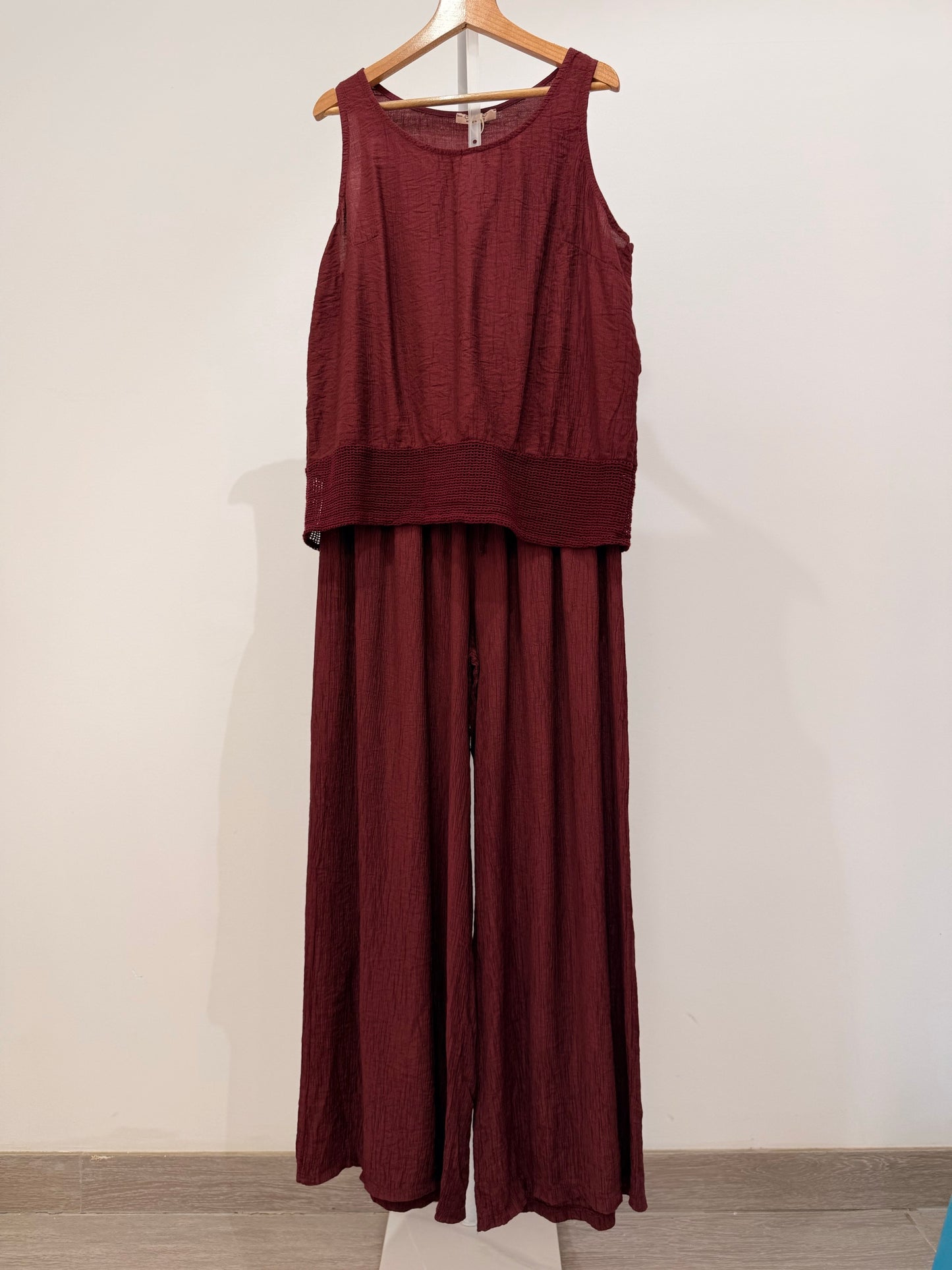 Blusa Corrugada con Bajo Calado