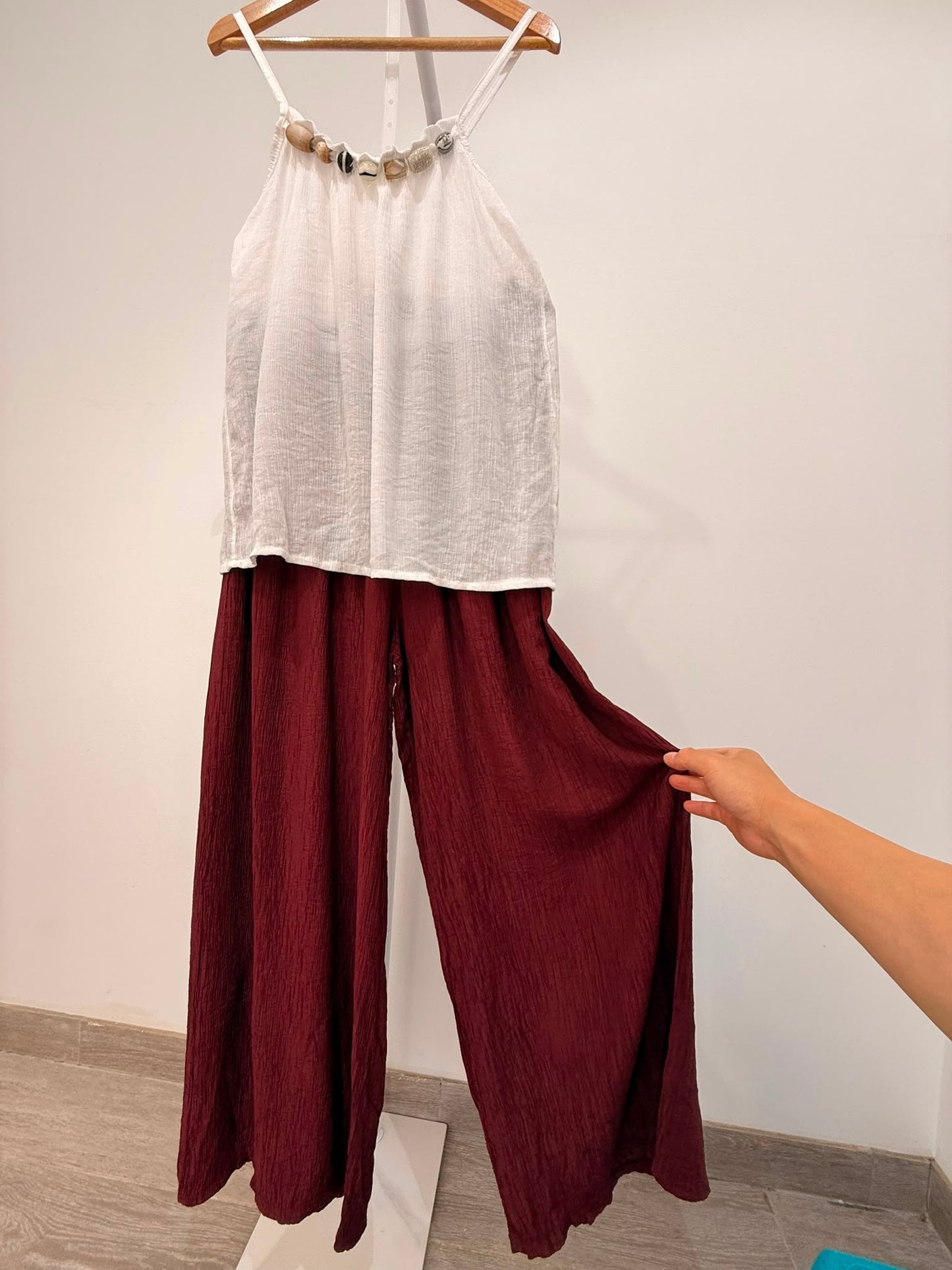 Blusa con Cuello de Pedrería