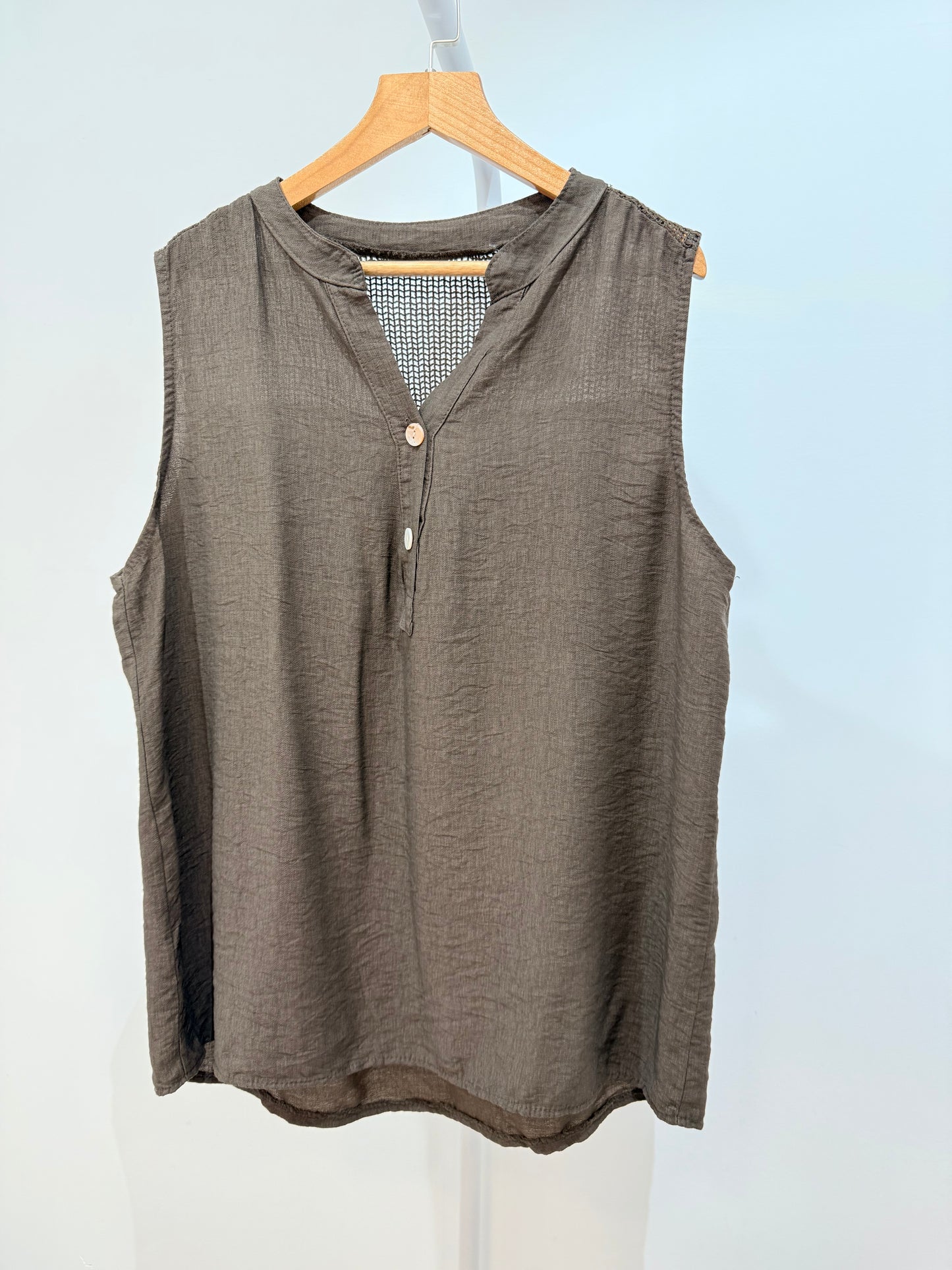 Blusa sin mangas con detalle de rejilla