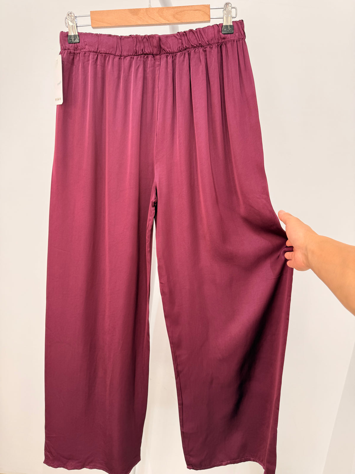 Pantalón satinado pernera ancha con cintura elástica 13856