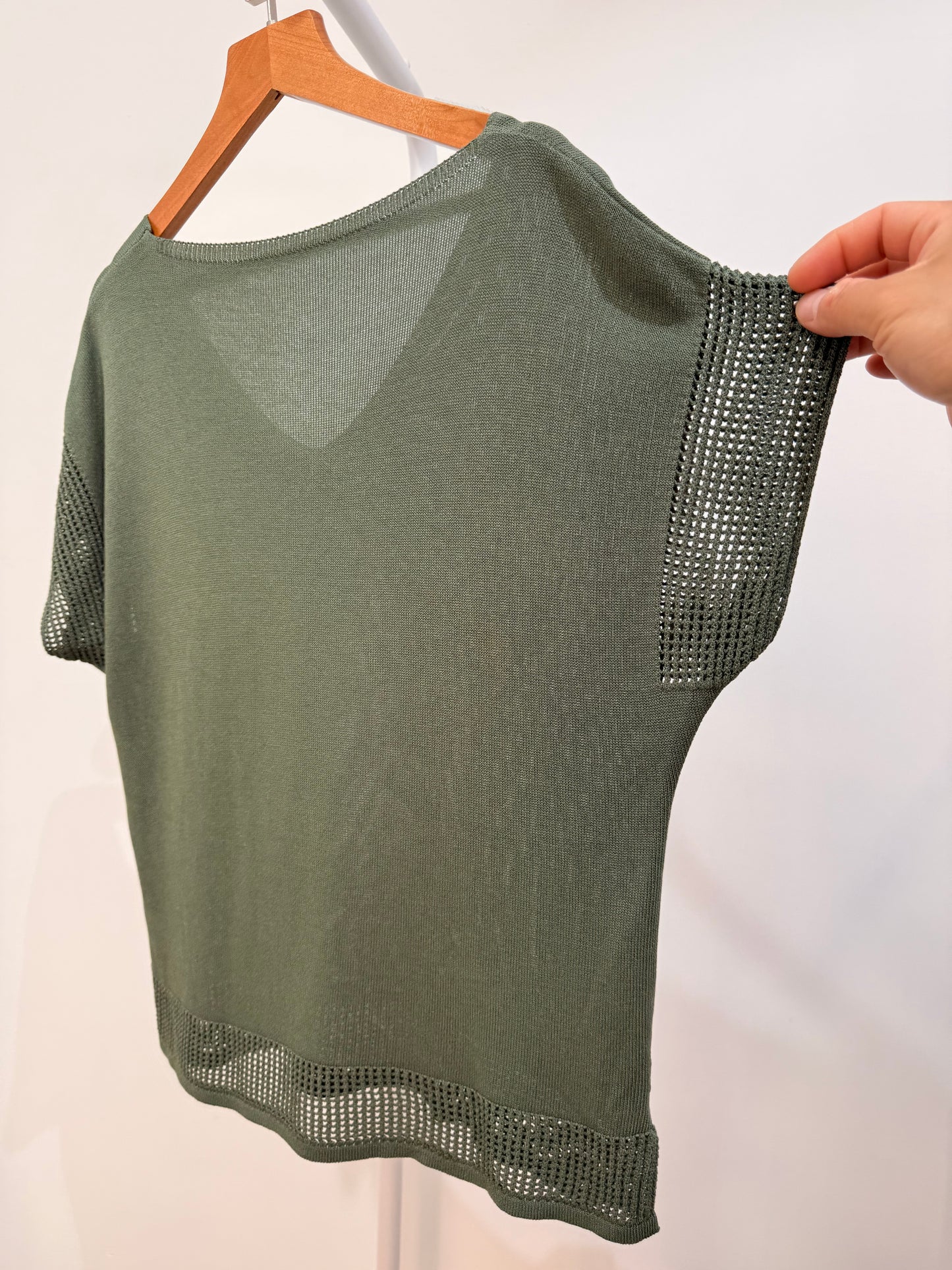 Blusa de punto fino con detalles calados