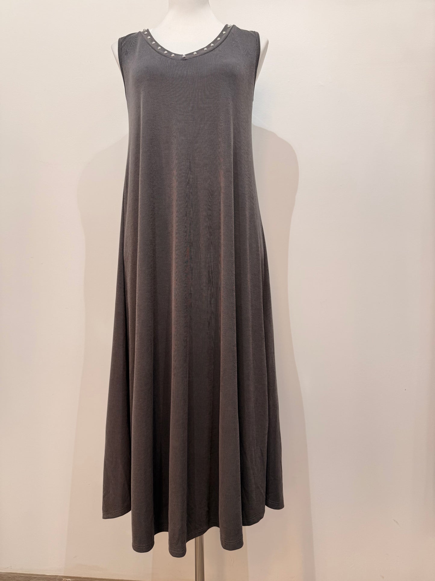 Vestido Largo de Canalé cuello tachuelas 3120