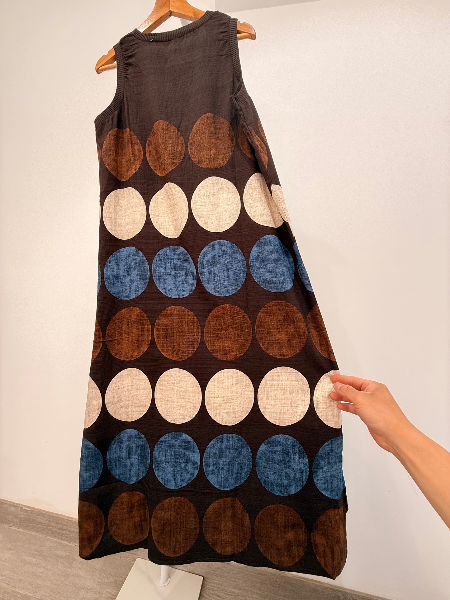 Vestido Largo de Punto con Lunares