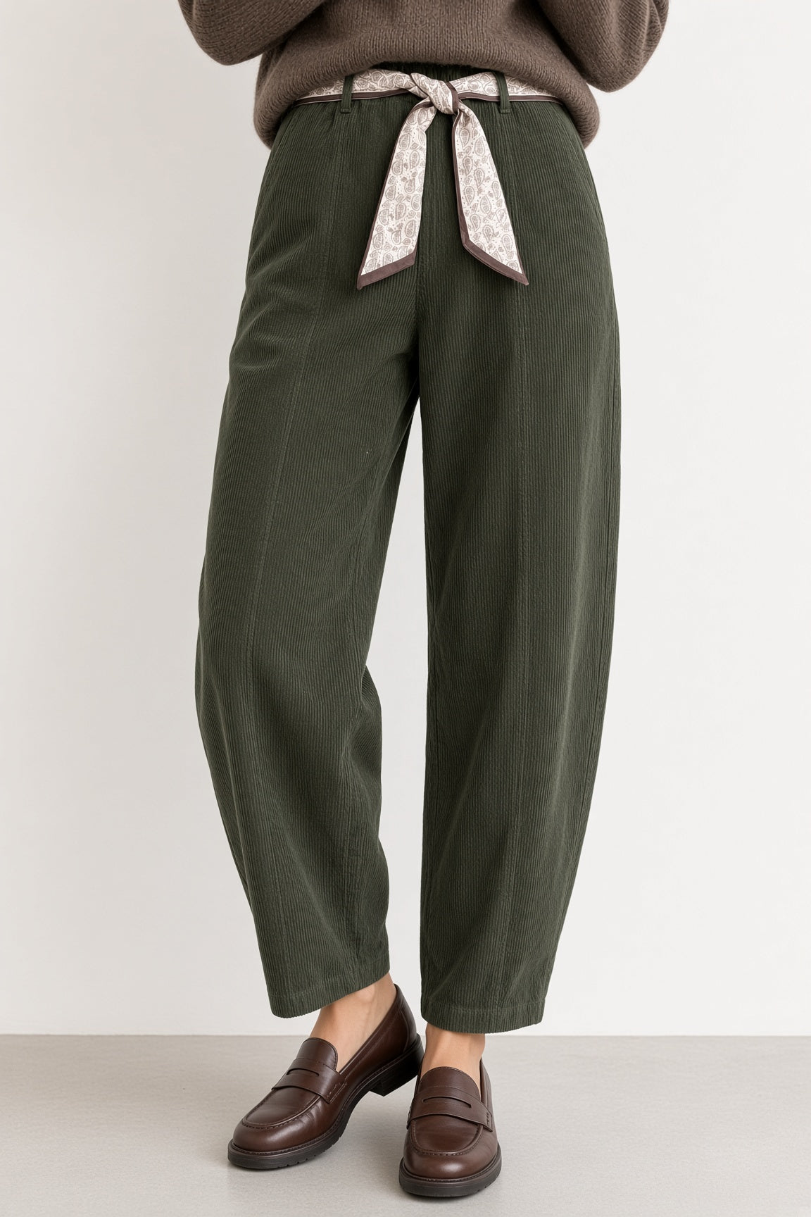 Pantalón bombacho de pana 06