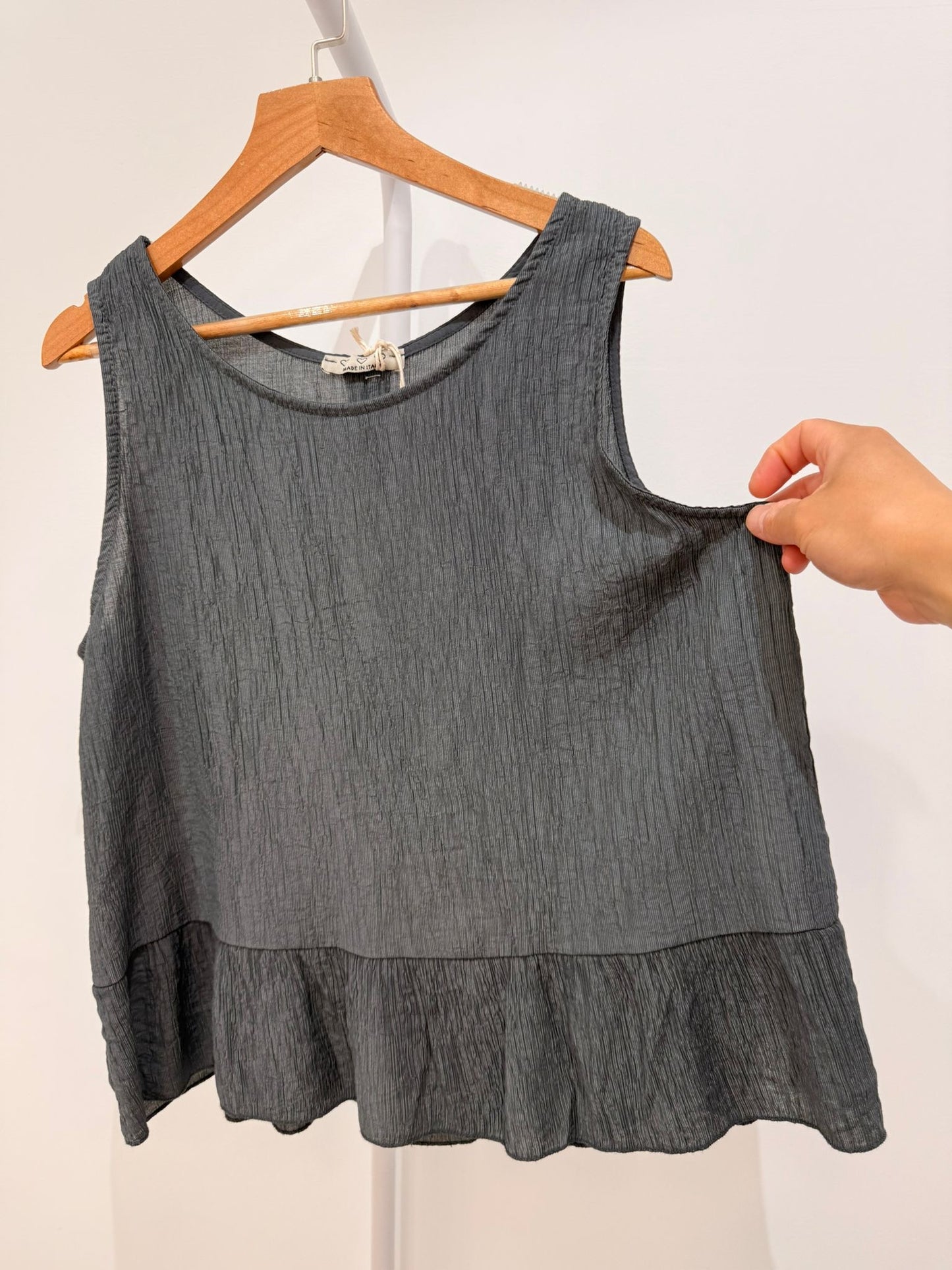 Blusa Sin Mangas con Volante