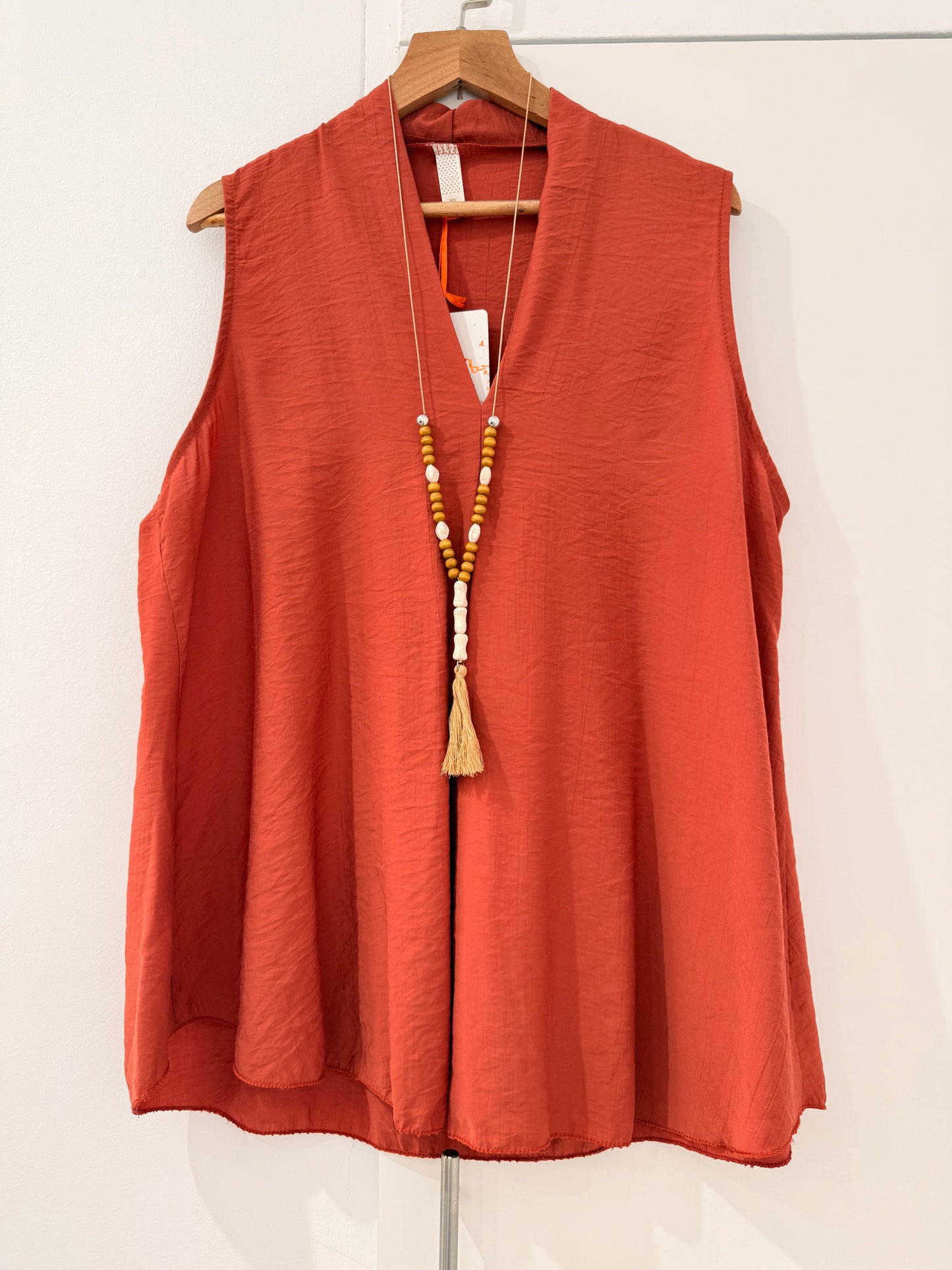 Blusa sin mangas con escote en V 26183