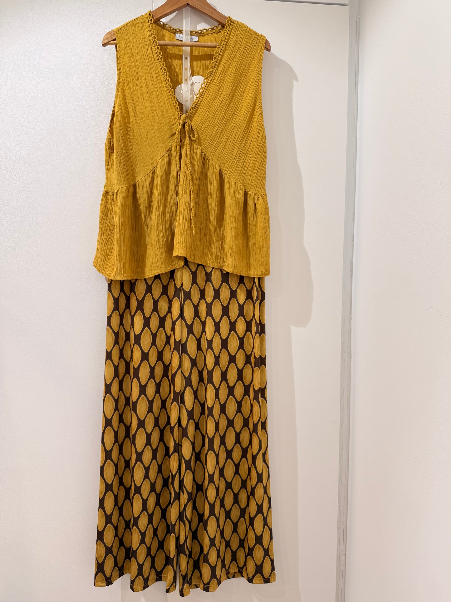 Blusa fluido de tirantes con escote en V 11932