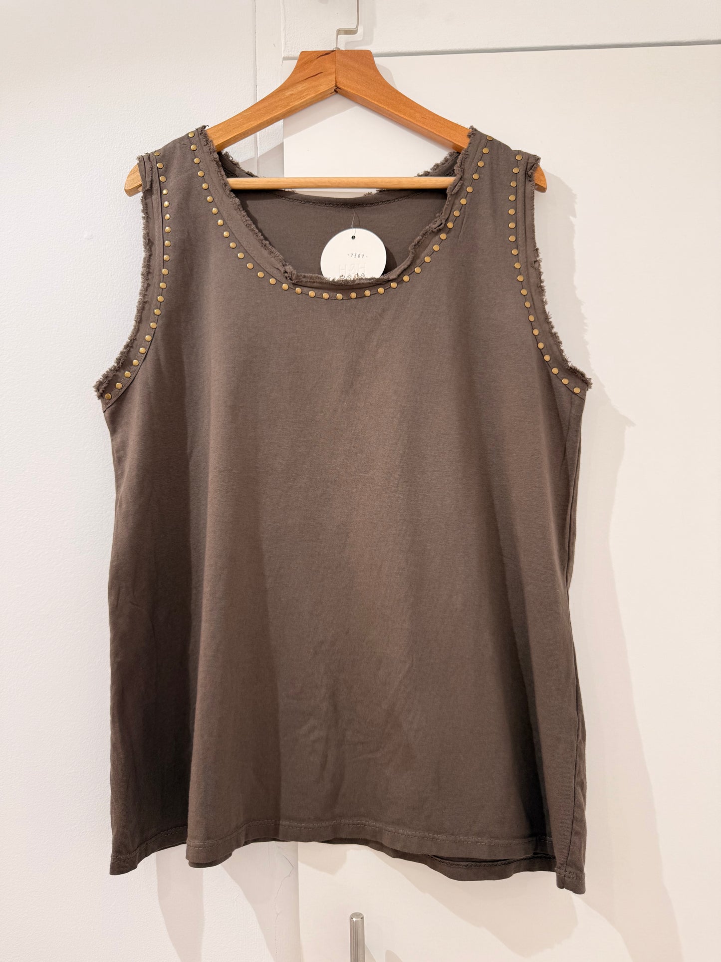 Camiseta de tirantes con tachuelas 7507