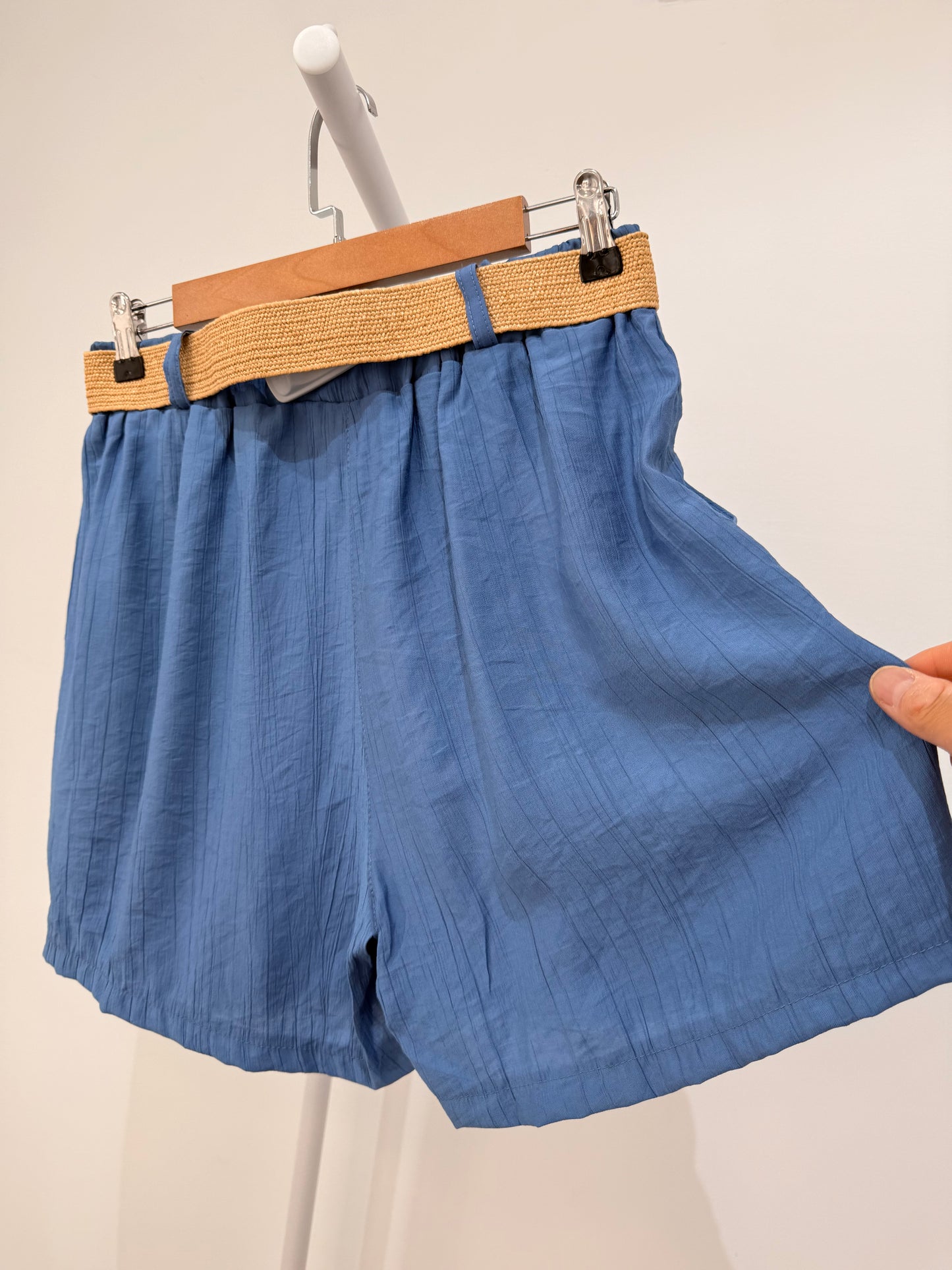 Short con Cinturón de Paja