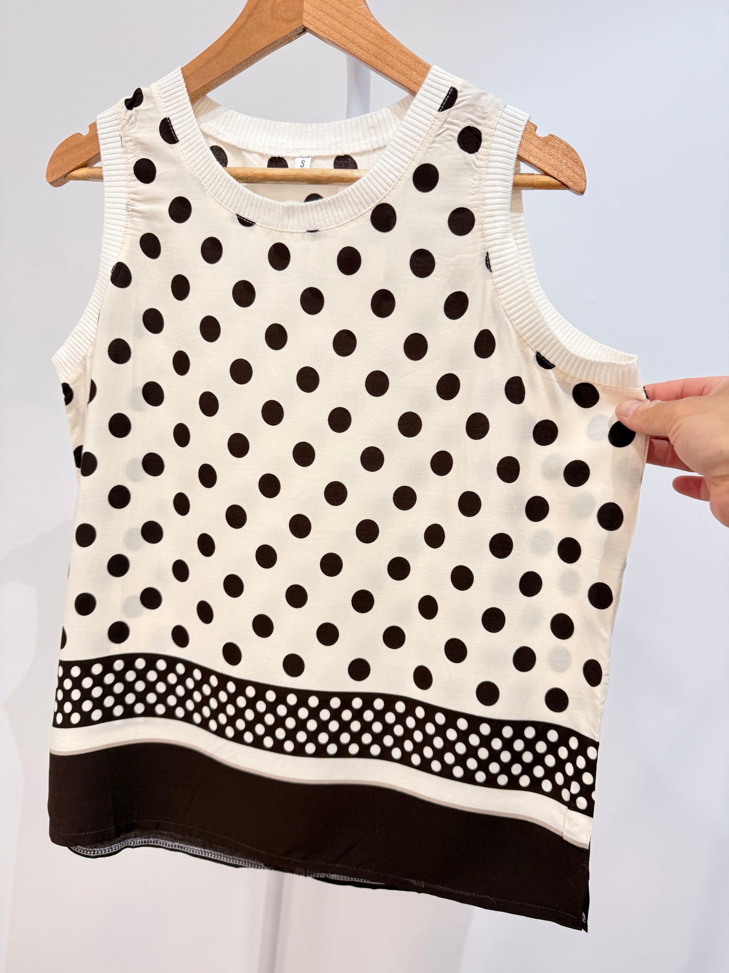 Blusa de lunares marrón 1560206