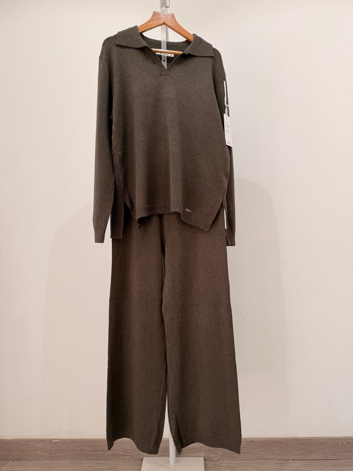 Conjunto de punto (Jersey con cuello polo y Pantalón ancho) 9859
