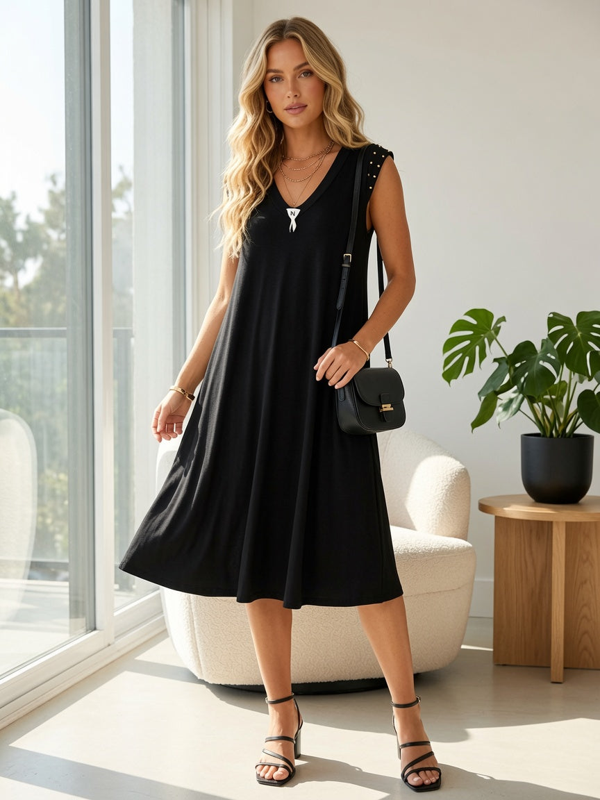 Vestido Corto Evasé con Tachuelas
