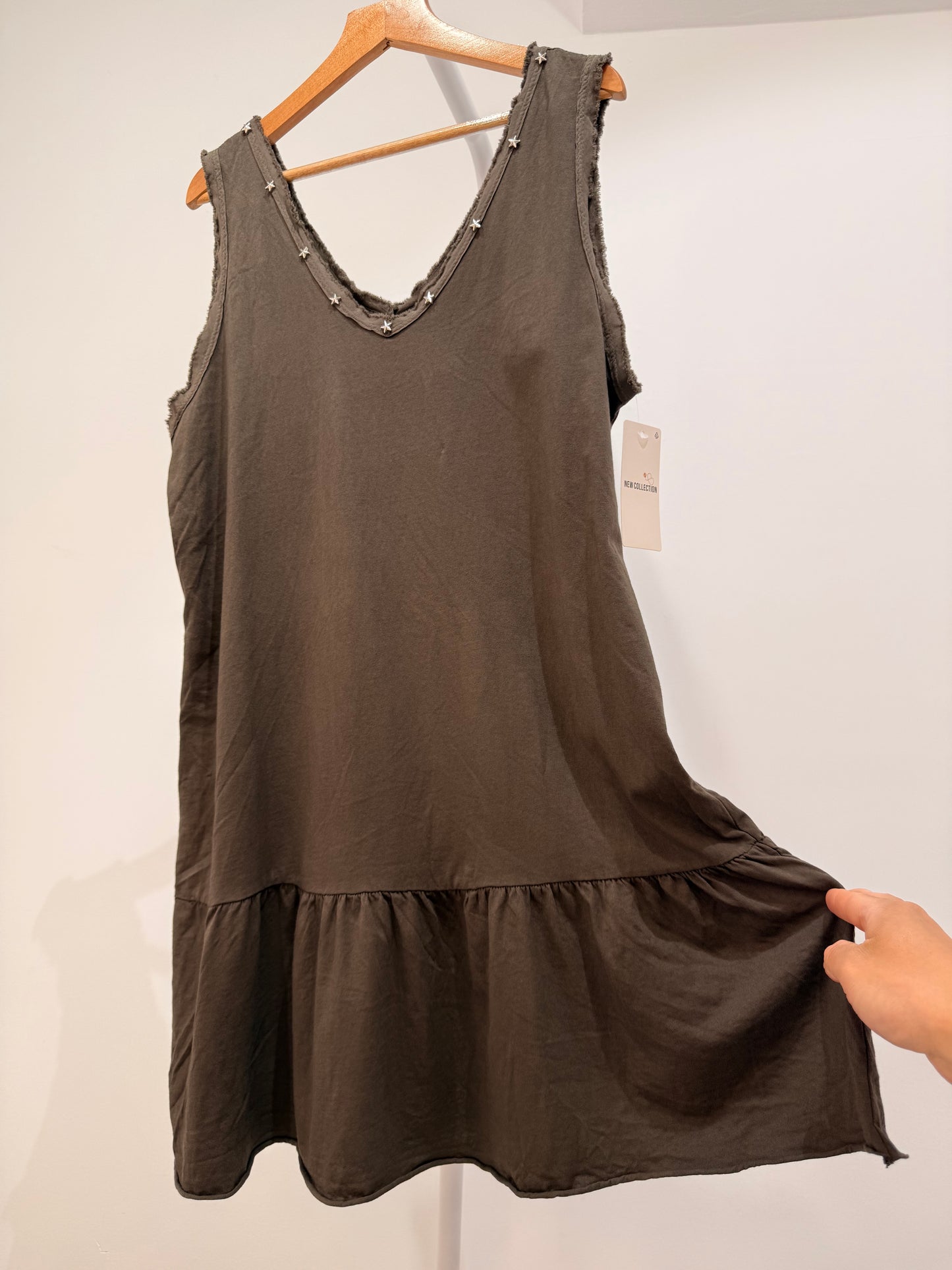 Vestido Corto de Algodón con Tachuelas de Estrellas y Volante