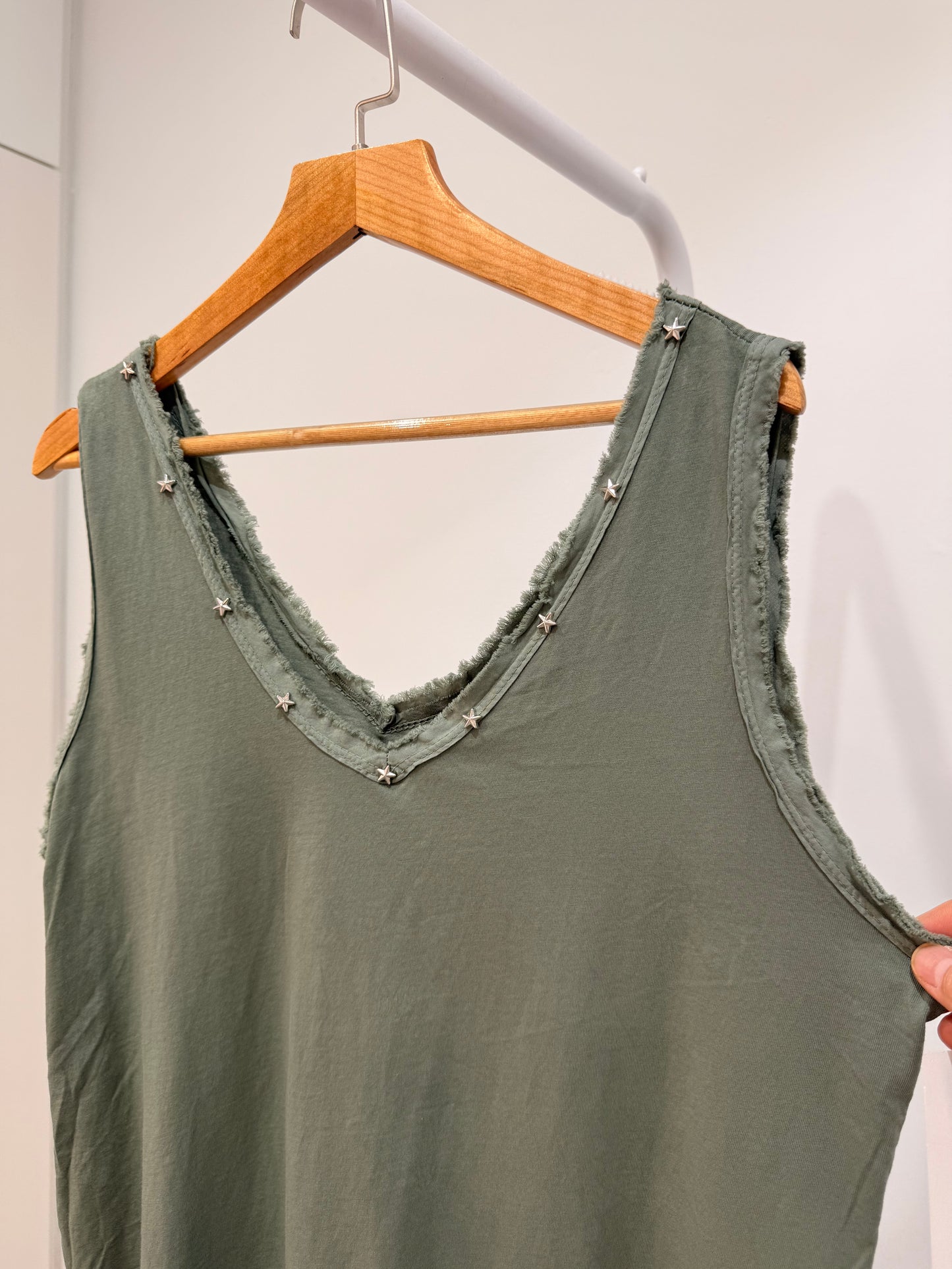 Vestido Corto de Algodón con Tachuelas de Estrellas y Volante