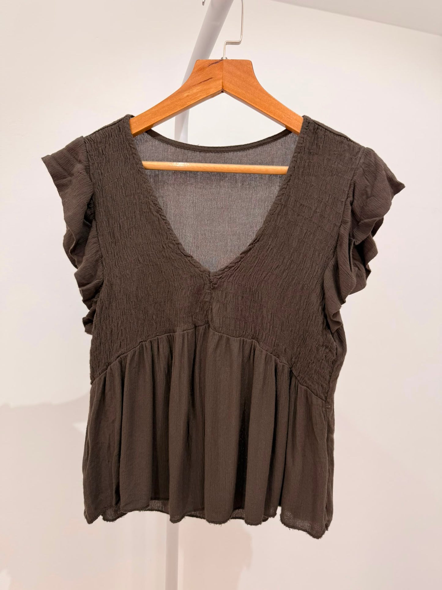 Top Fluido con Pecho Fruncido y Volantes