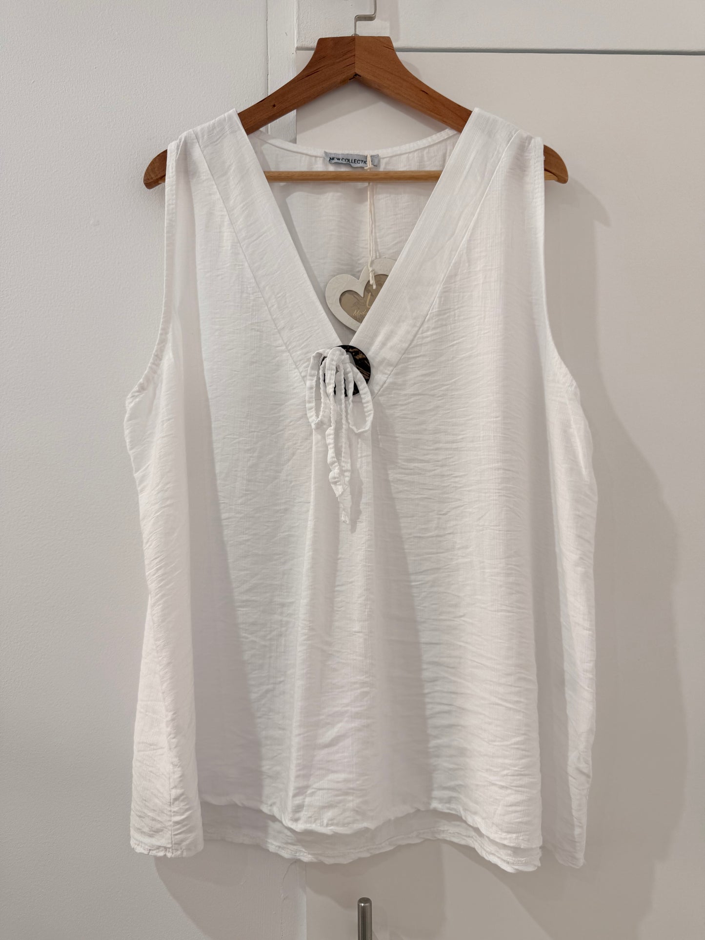 Blusa de Tirantes Anchos con Escote en V 26365
