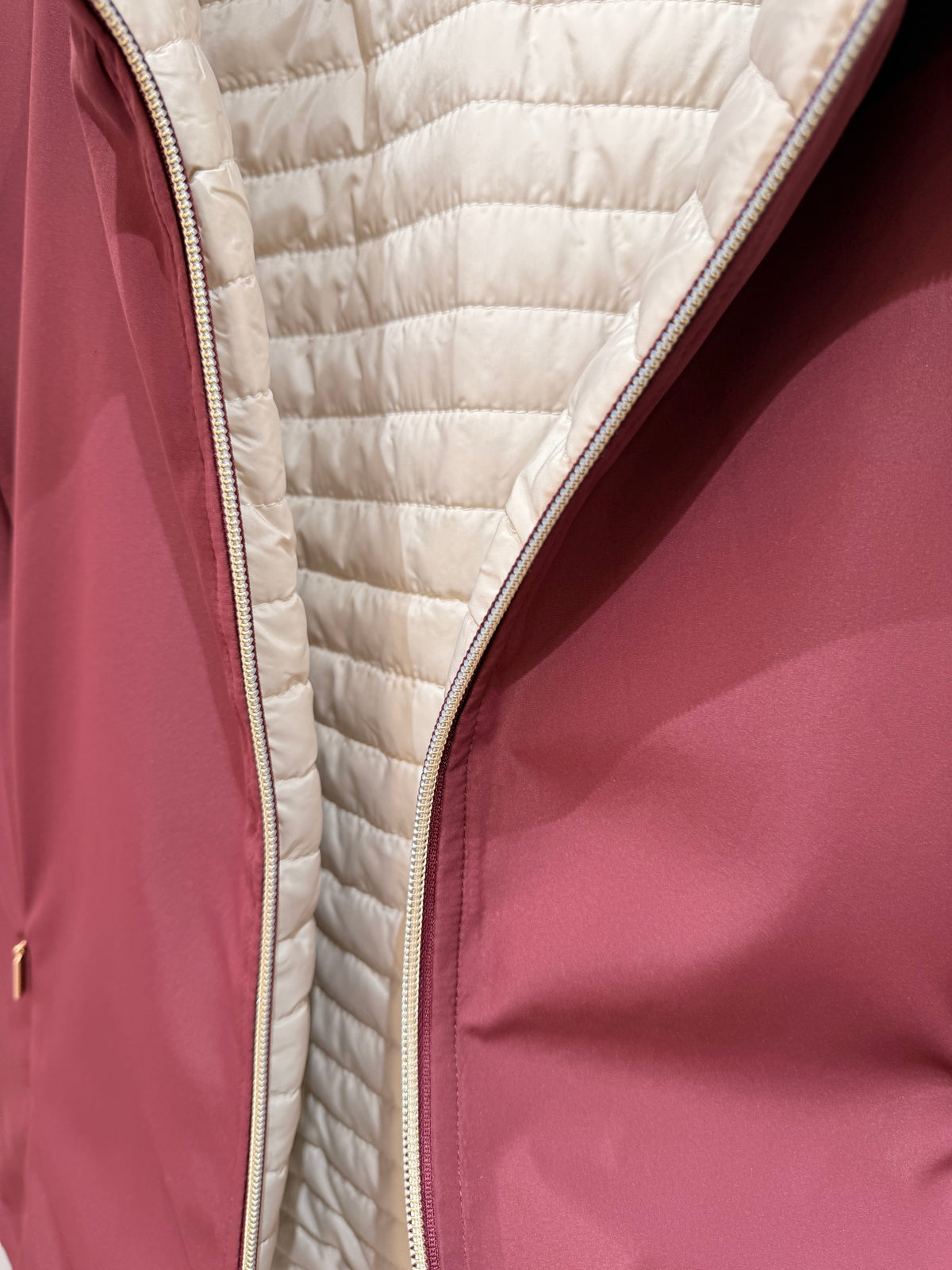 Chaleco Reversible Acolchado con Capucha J8222