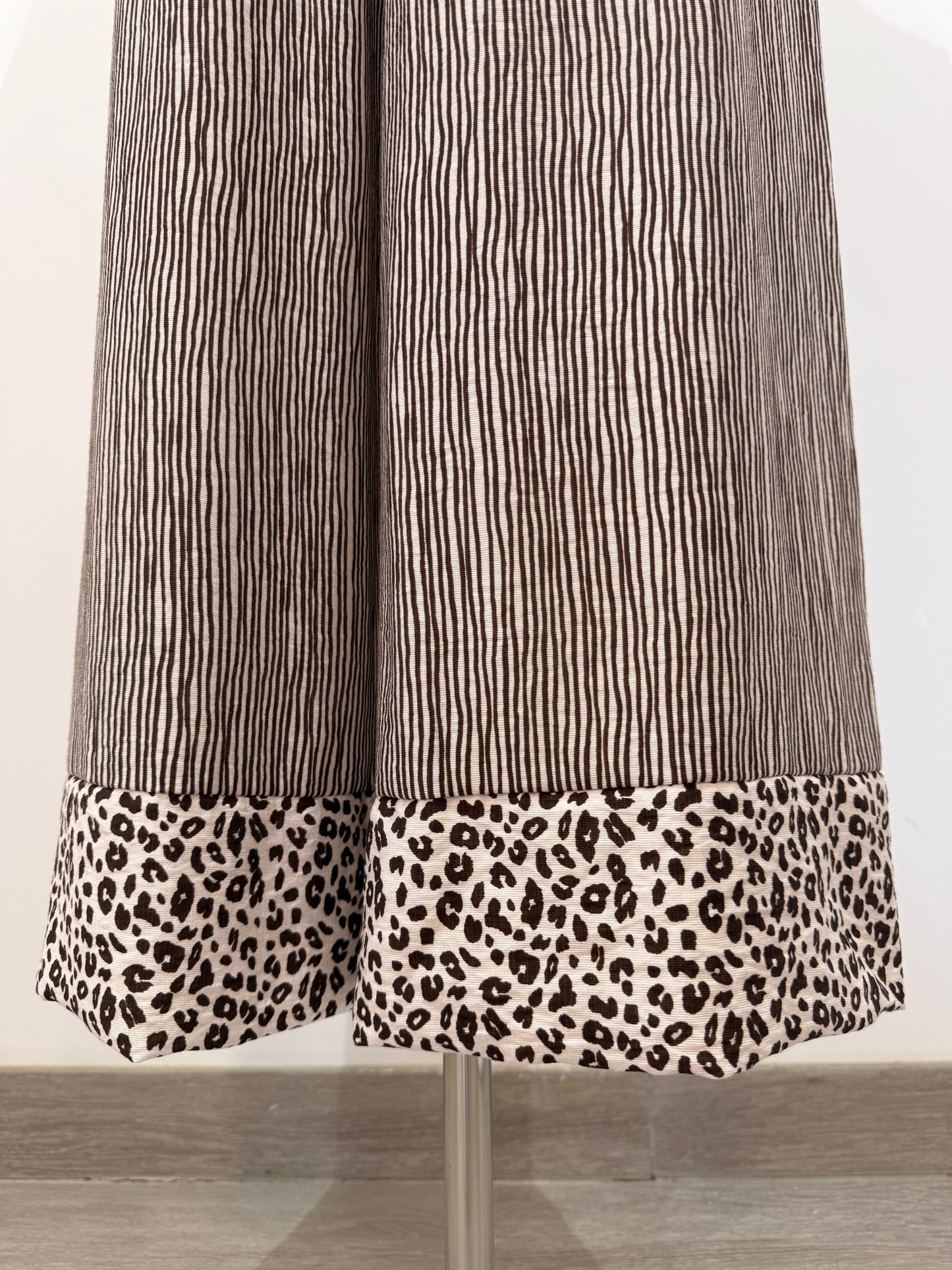 Conjunto de 2 piezas: Chaleco cruzado ajustable y Pantalón palazzo texturizado de rayas 125054