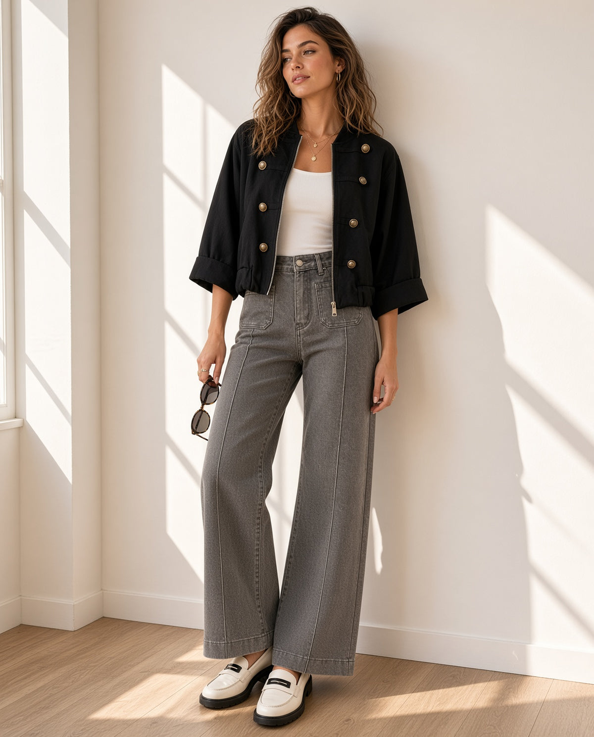 Pantalón Vaquero Gris Pata Ancha Bolsillos Delanteros y Costura Central 50387