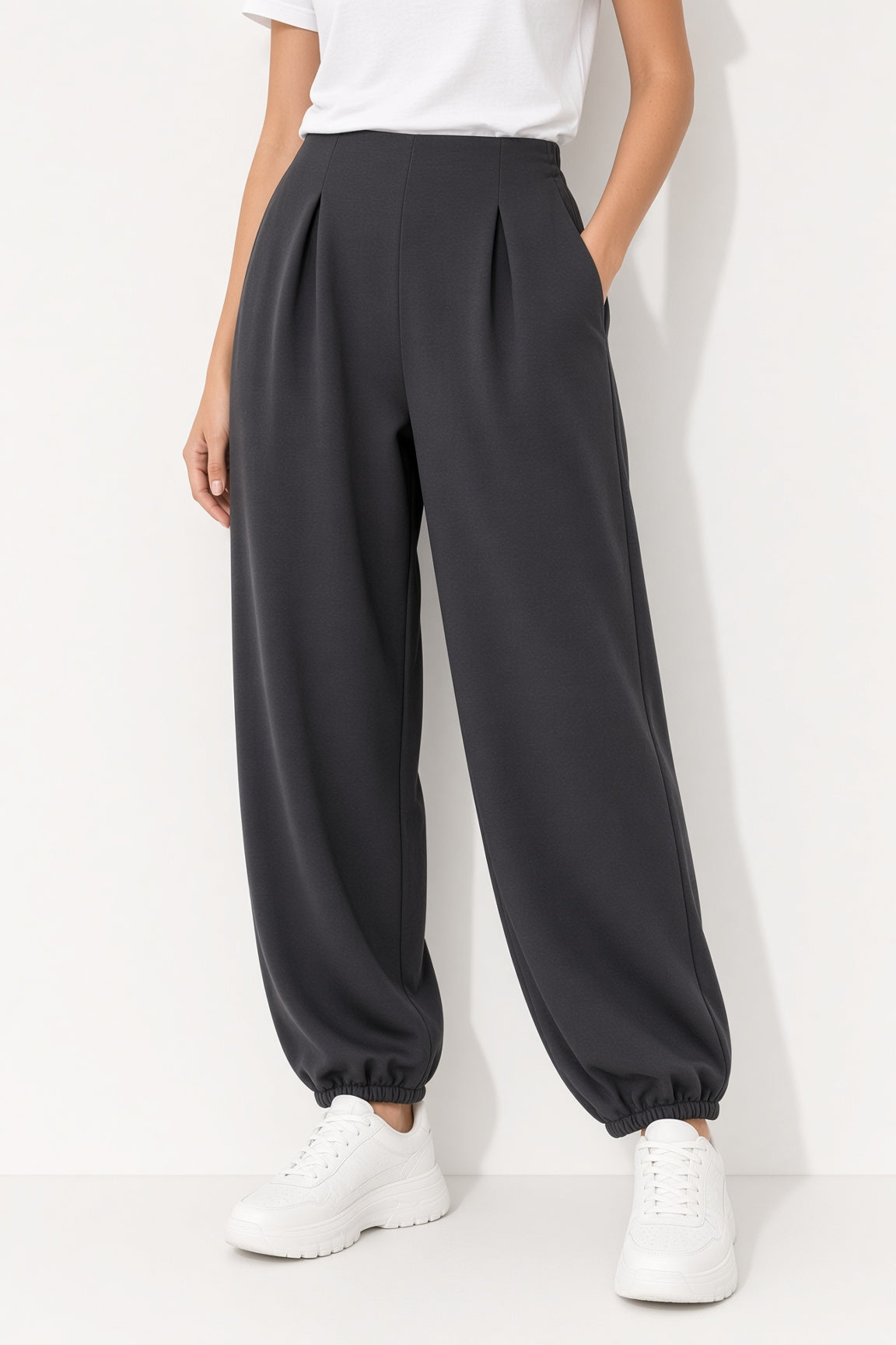 Pantalón abombado de talle alto con pinzas 2014