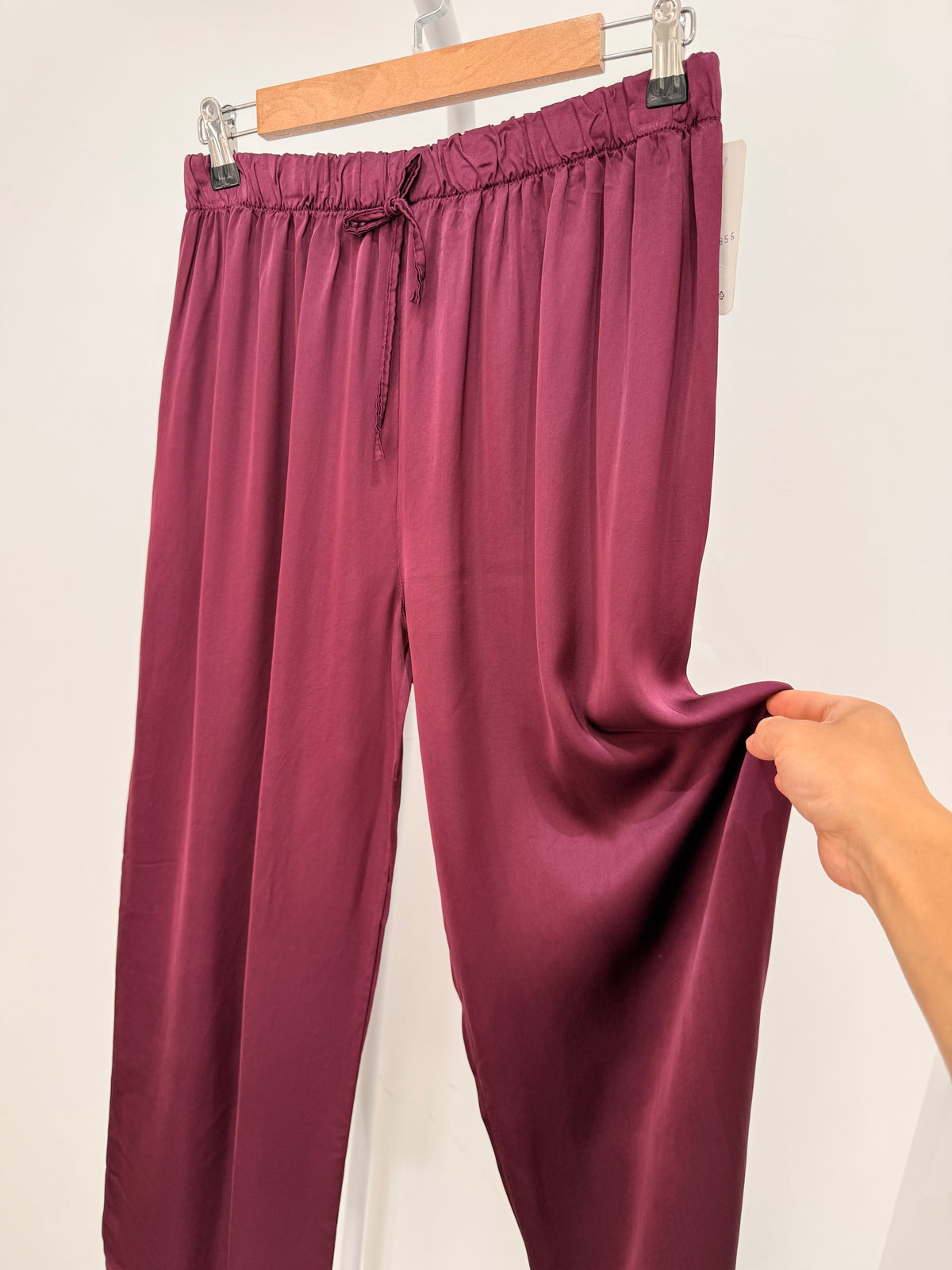 Pantalón satinado pernera ancha con cintura elástica 13856