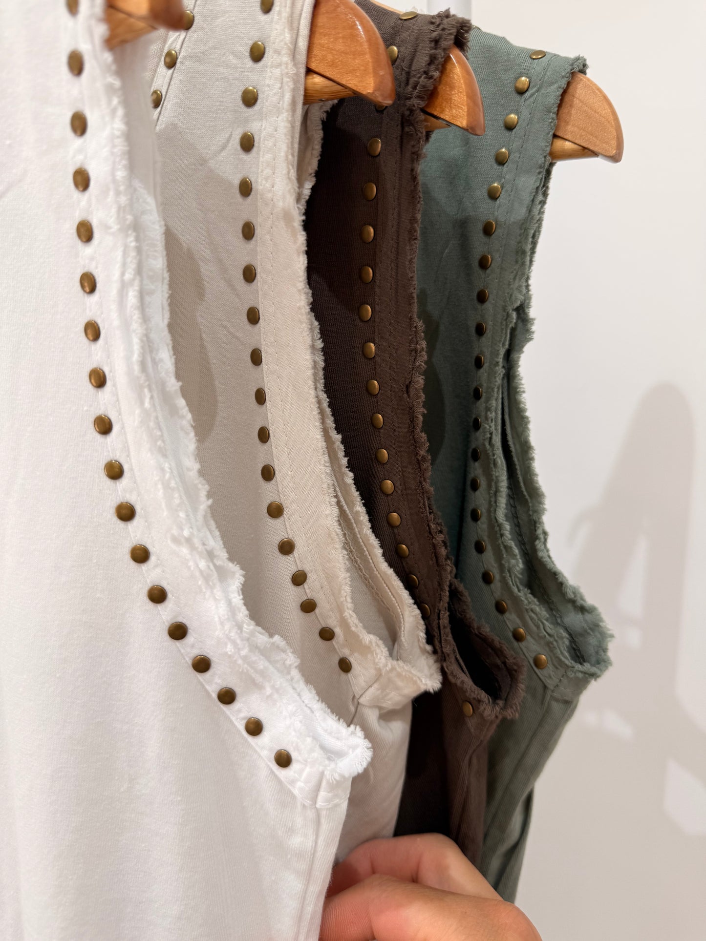 Camiseta de tirantes con tachuelas 7507