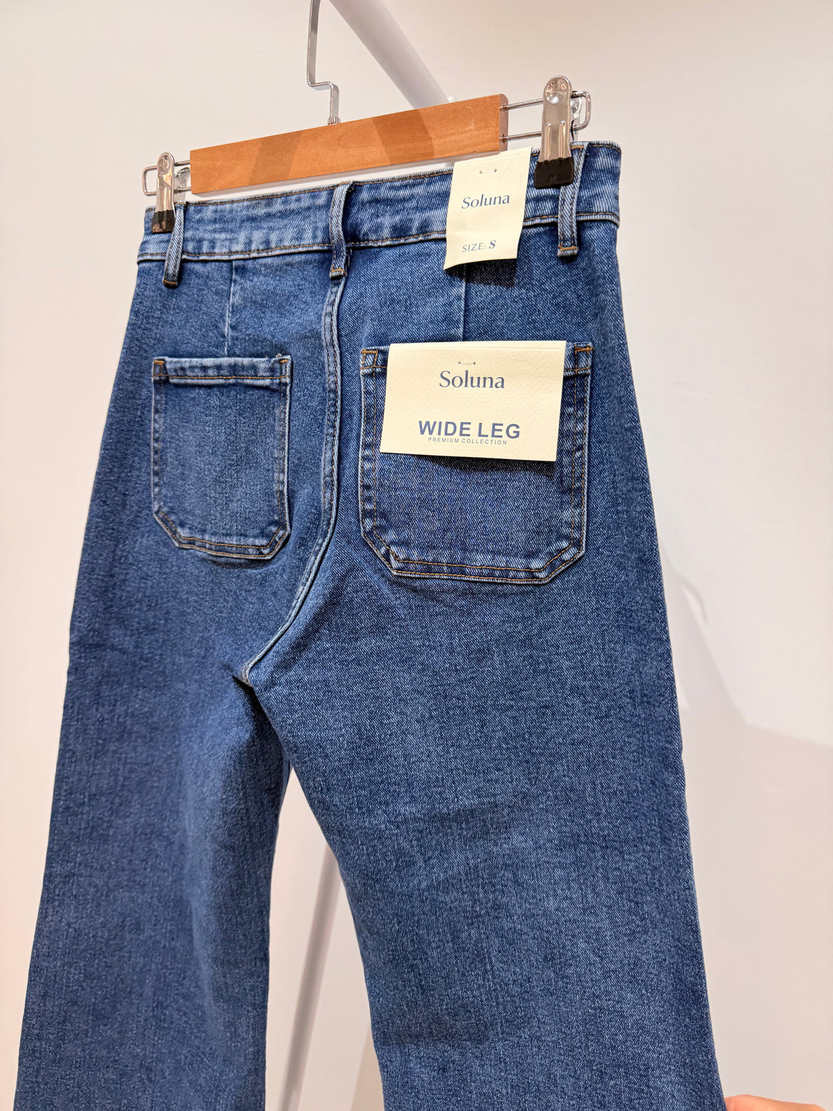 Pantalón Vaquero Pata Ancha con Bolsillos Delanteros y Costura Central  5038