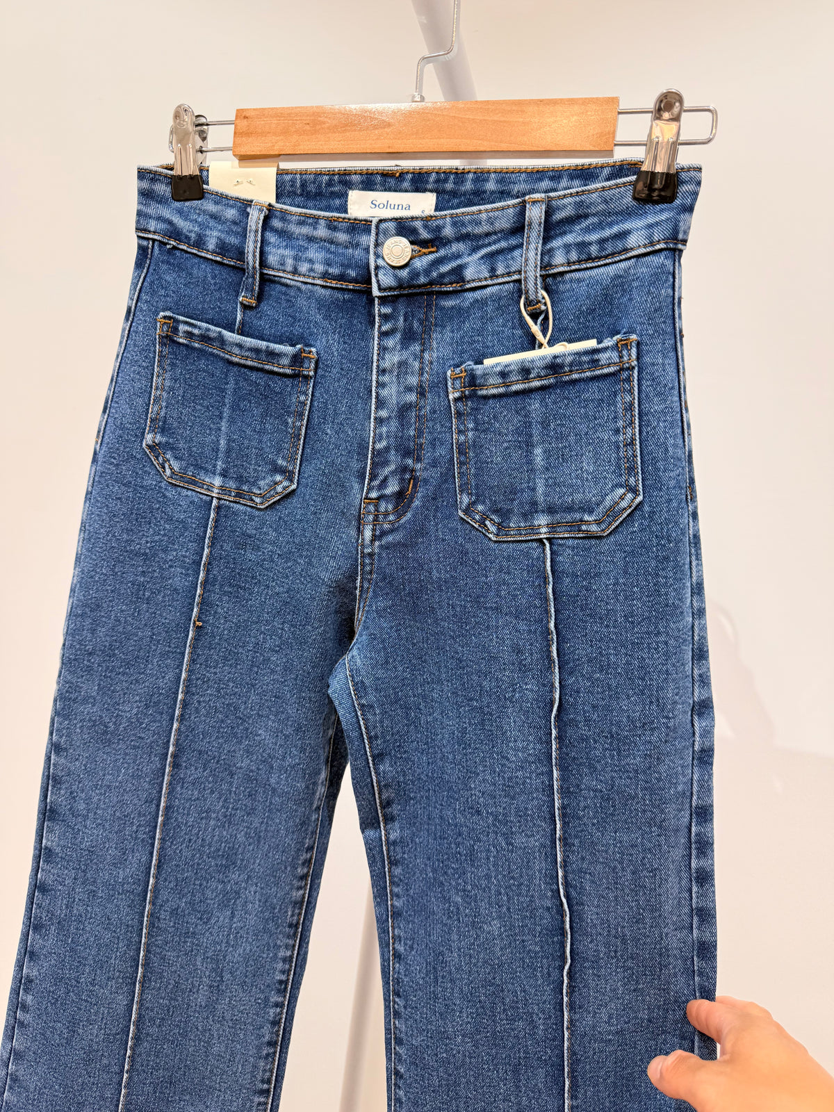 Pantalón Vaquero Pata Ancha con Bolsillos Delanteros y Costura Central  5038