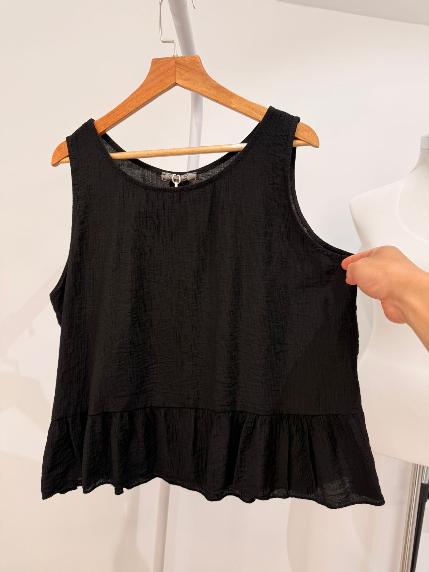 Blusa Sin Mangas con Volante (10825)