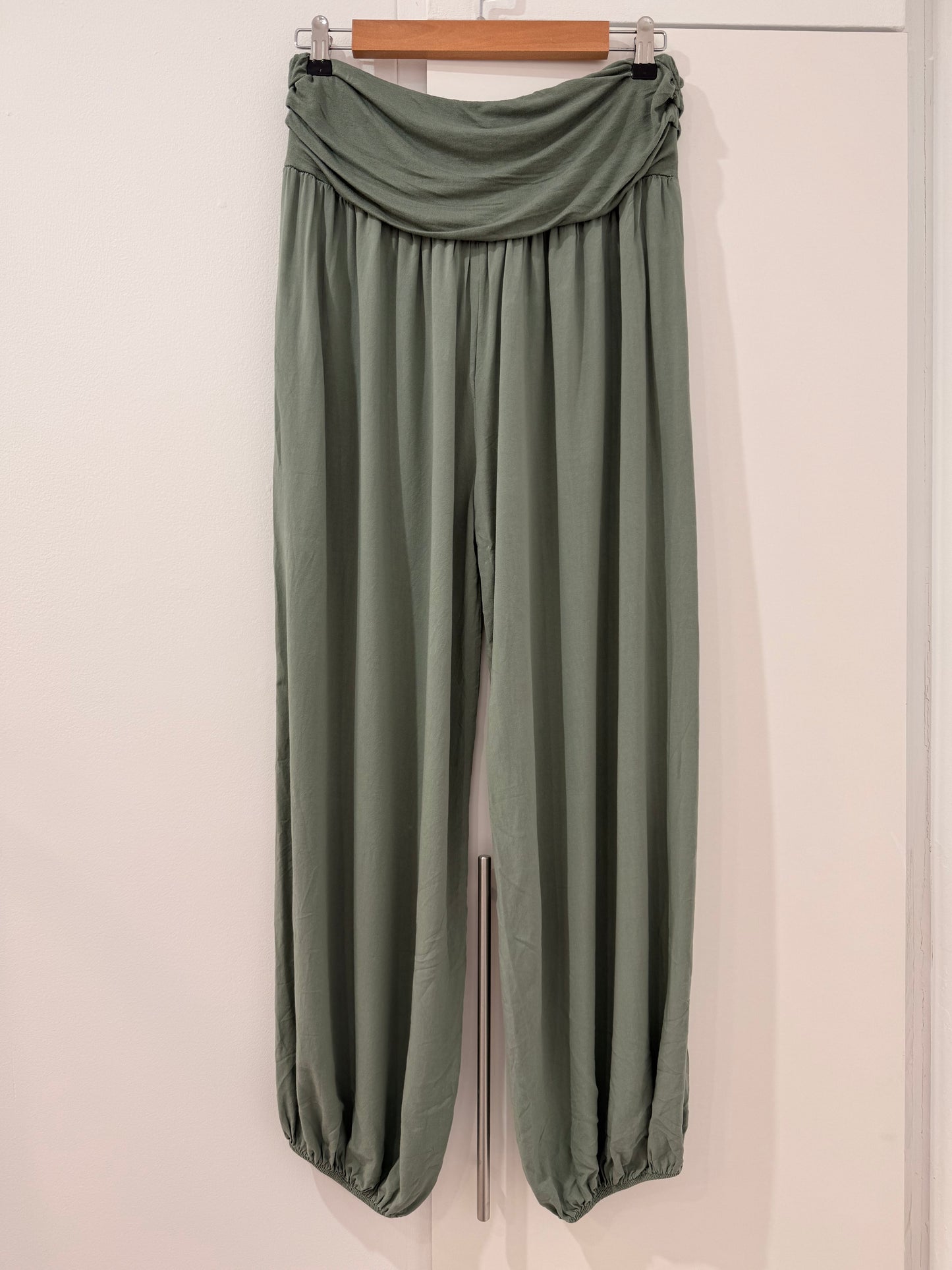 Pantalón bombacho con cintura elástica ancha 2092