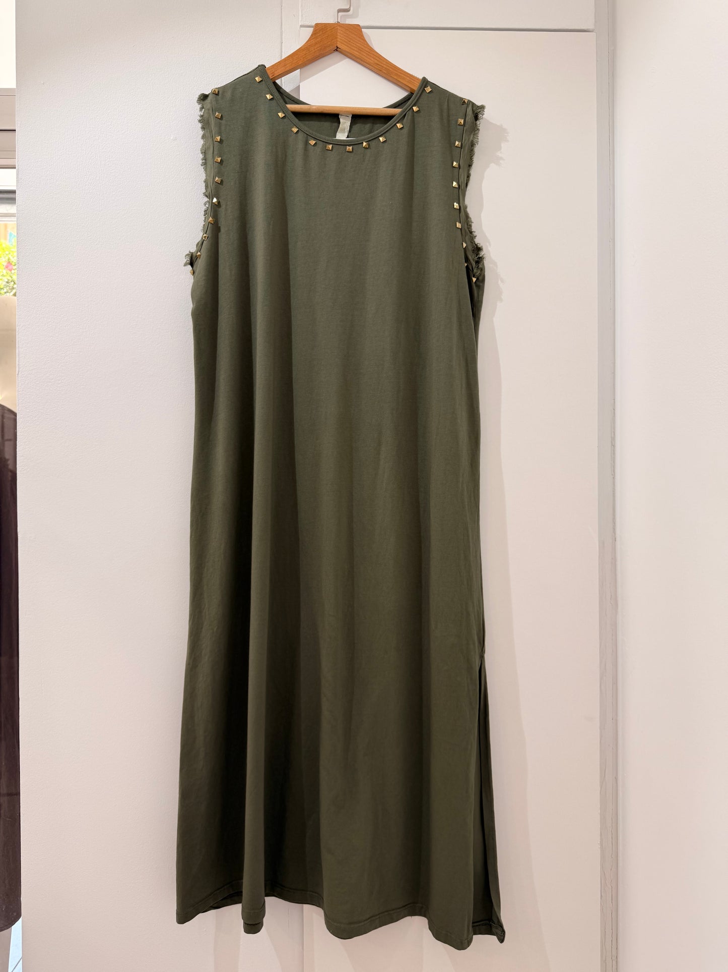 Vestido Largo de Algodón con Tachuelas y Aberturas Laterales1855