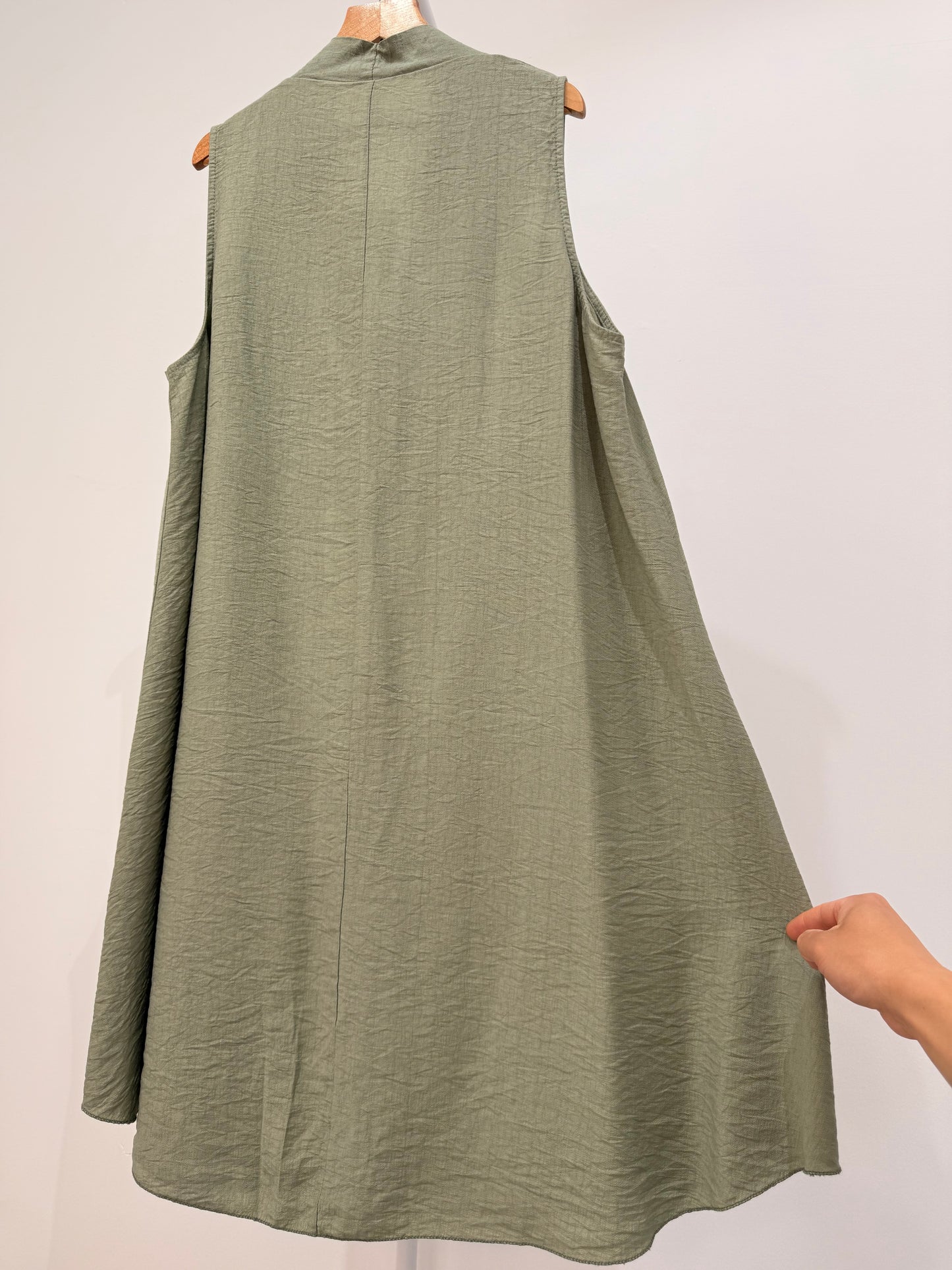 Vestido Midi Evase Sin Mangas