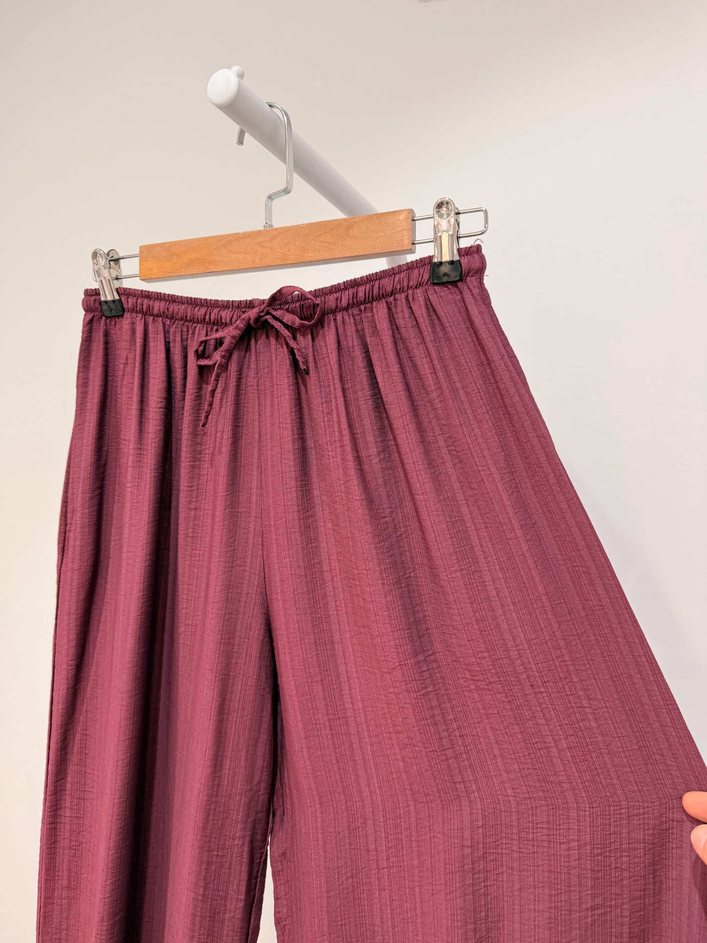 Pantalón Bombacho Texturizado con Bolsillos