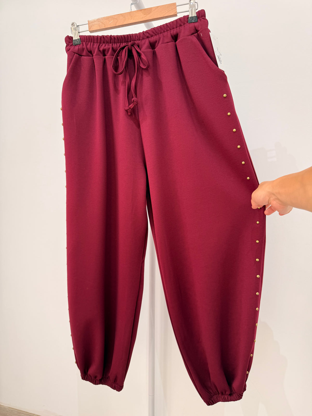 Pantalón Chándal Bombacho con Tachuelas 9223
