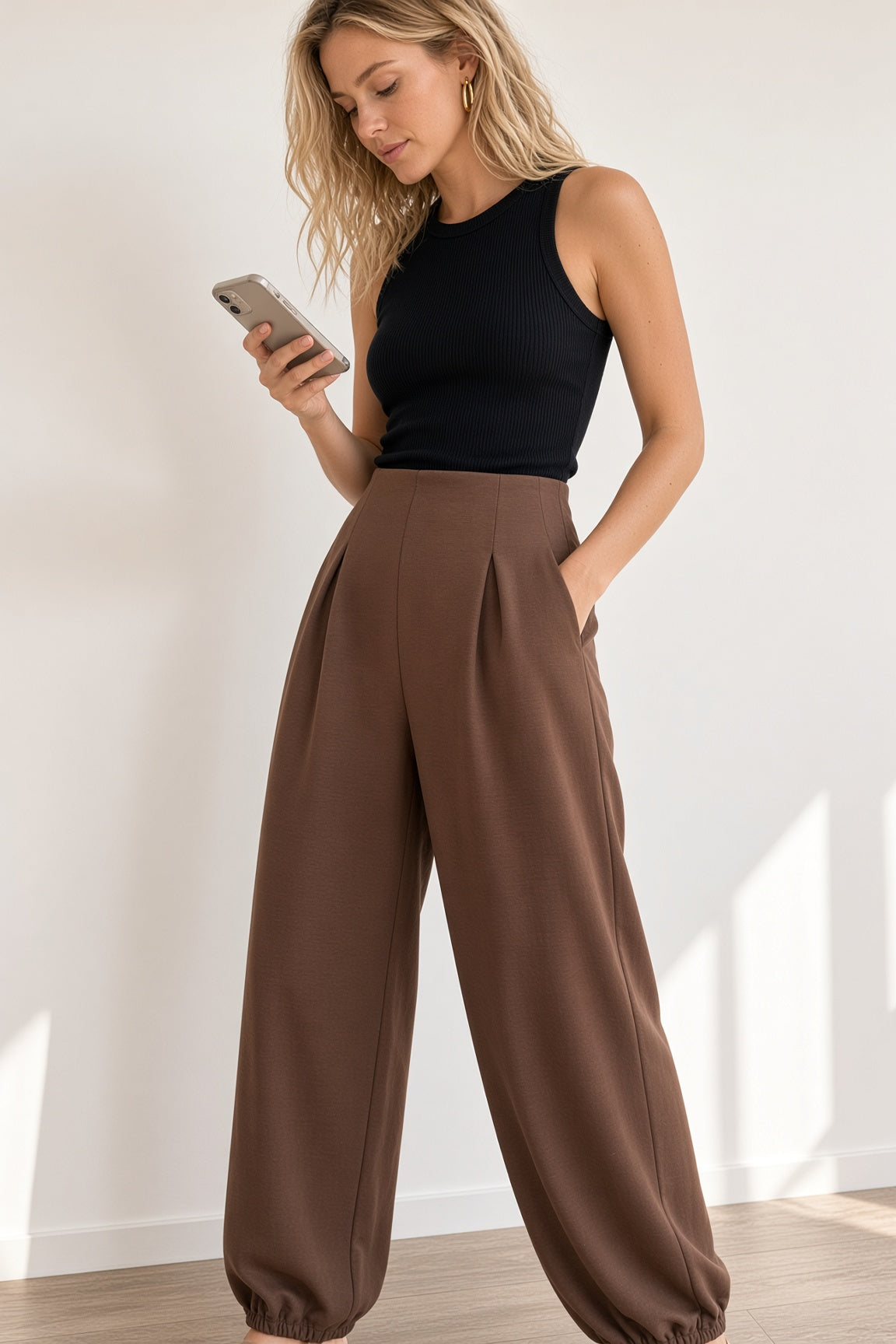 Pantalón abombado de talle alto con pinzas 2014