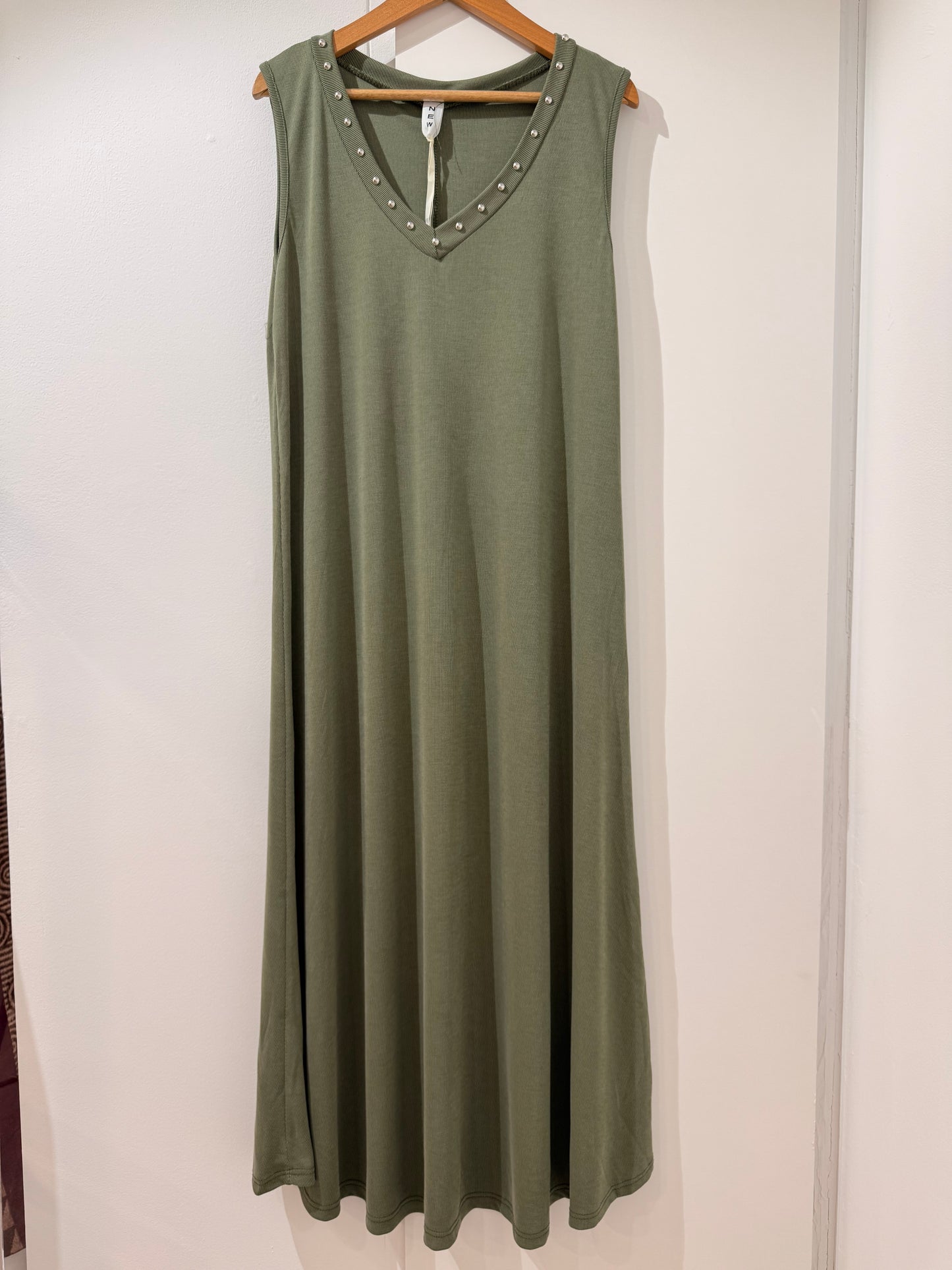 Vestido Largo de Canalé cuello tachuelas 3120