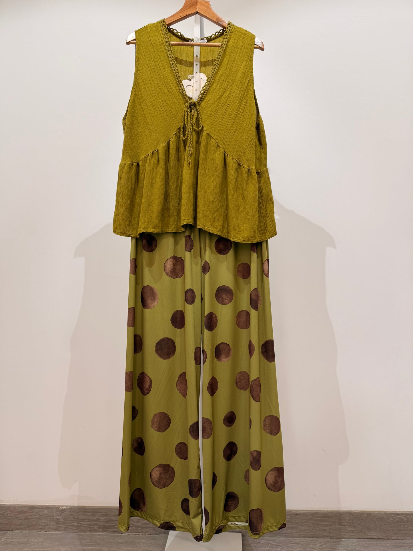 Blusa fluido de tirantes con escote en V 11932