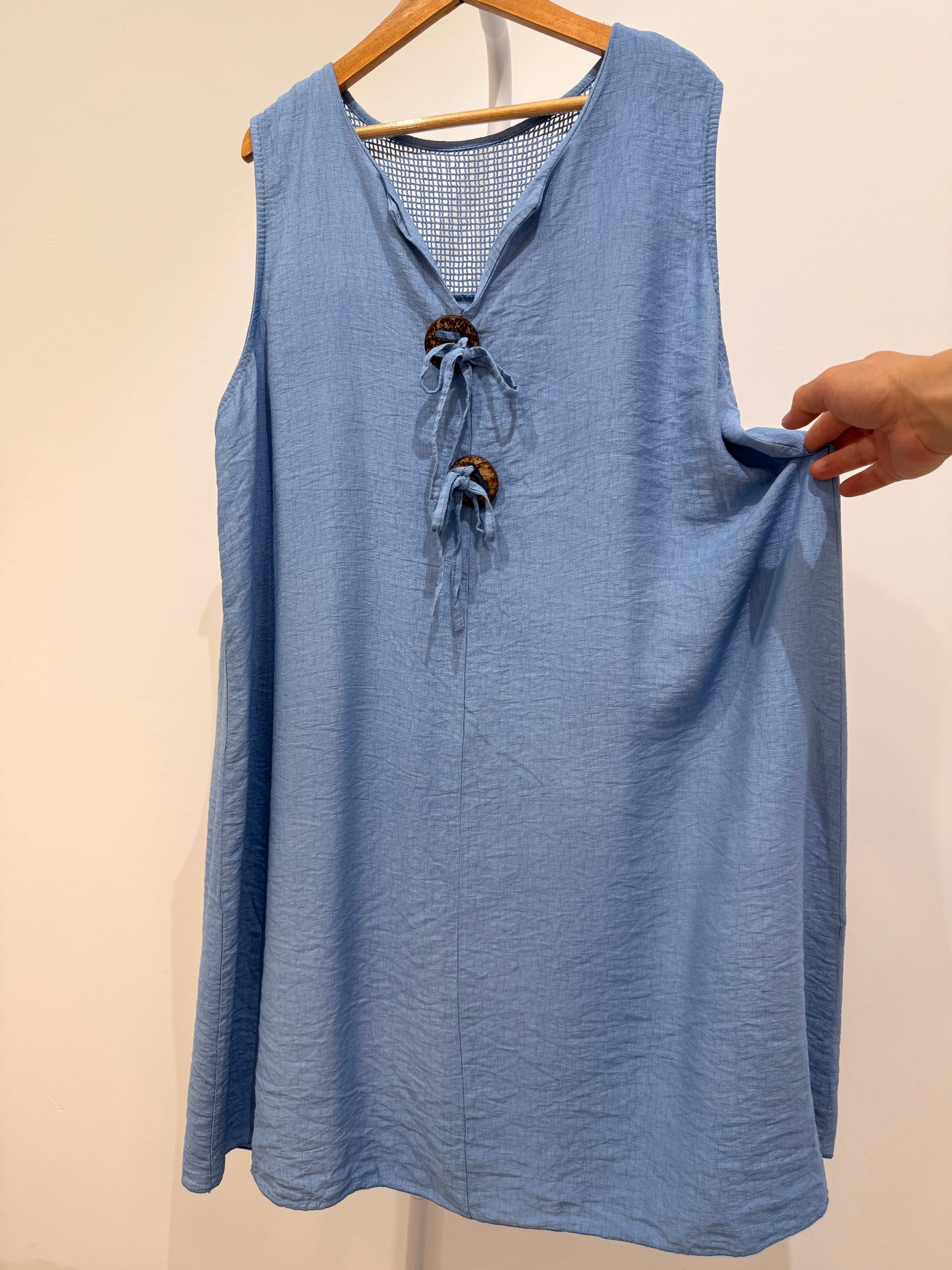 Vestido Midi con Detalle de Red