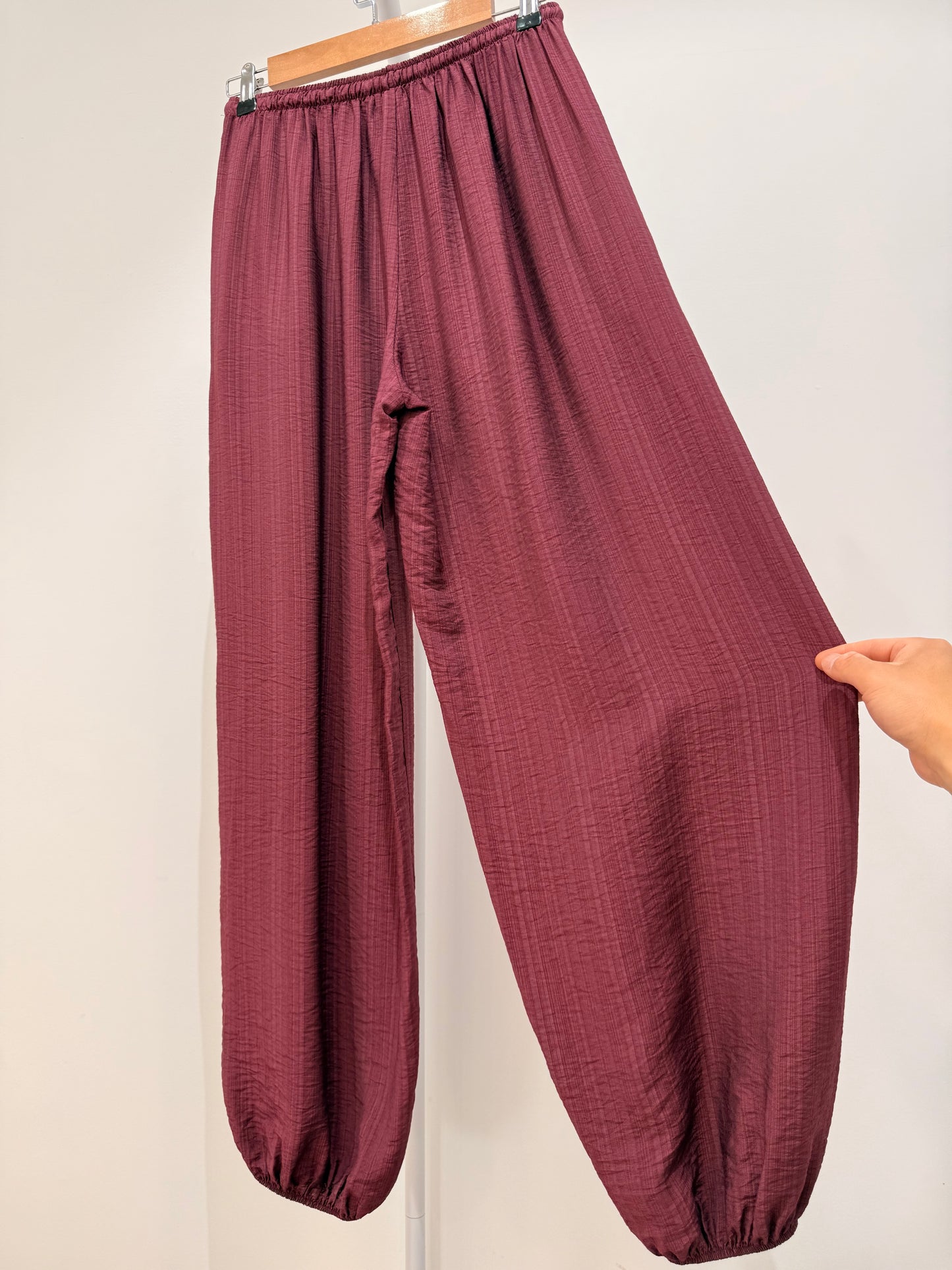 Pantalón Bombacho Texturizado con Bolsillos