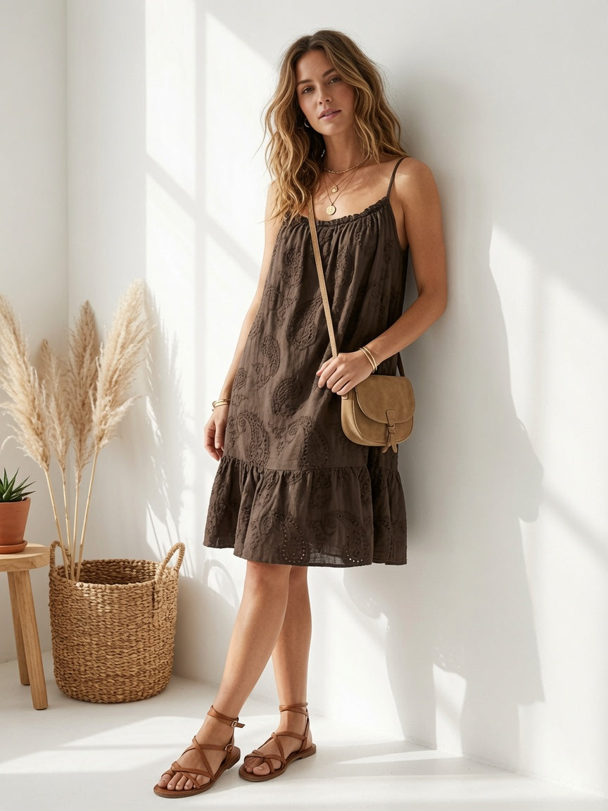 Vestido Corto de Bordado Suizo