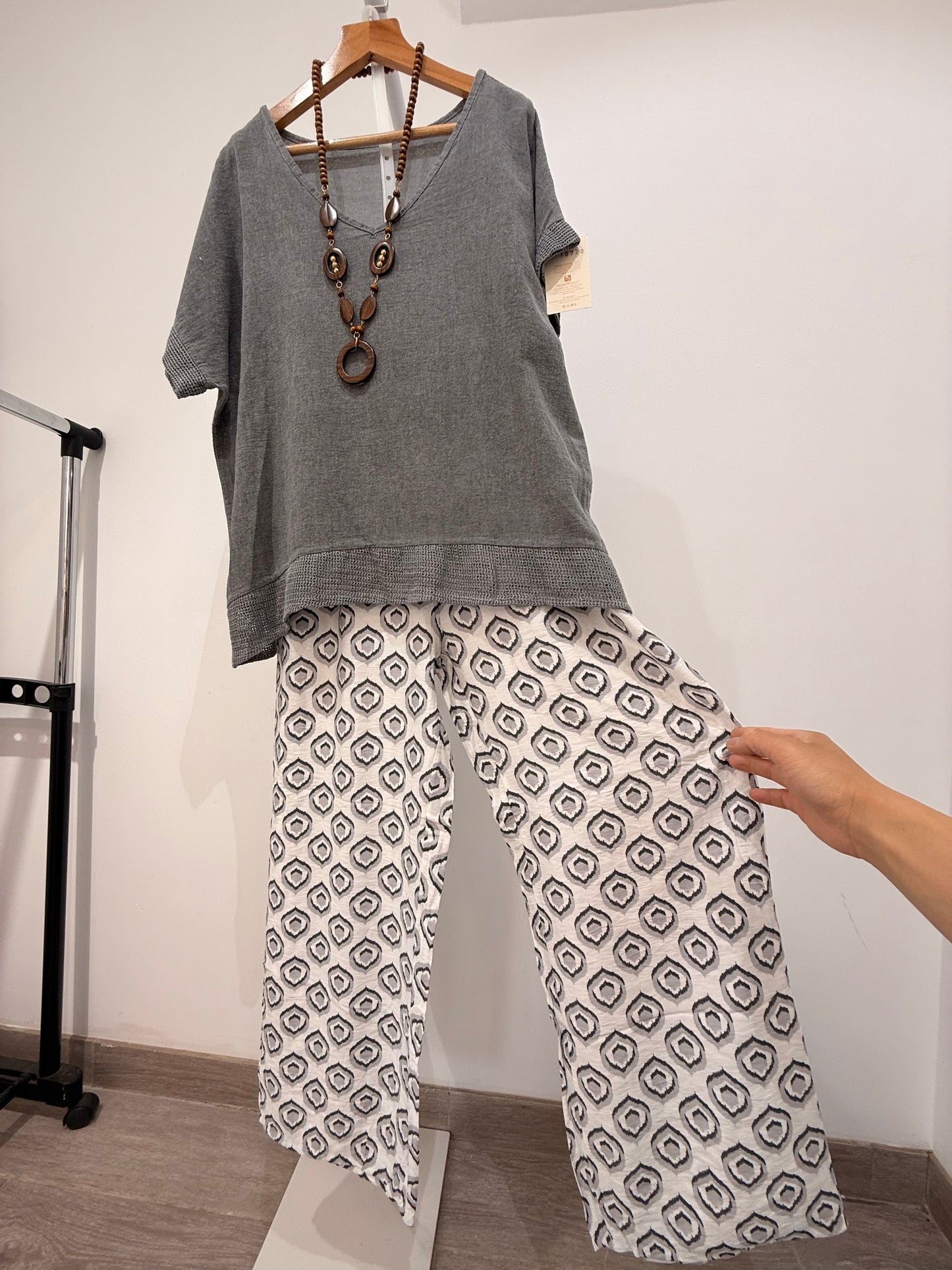 Blusa Fluida de Algodón con Bordes Calados