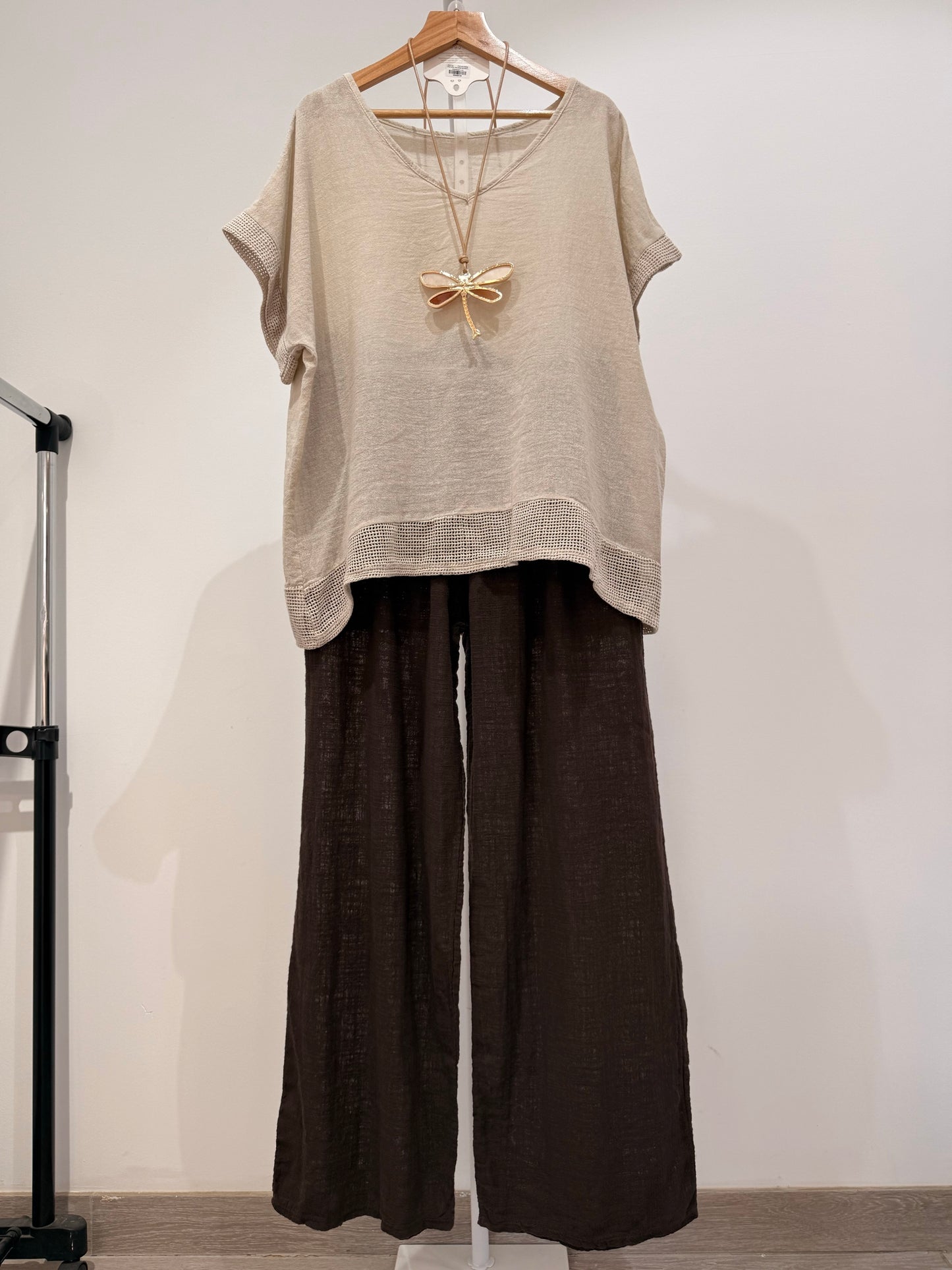 Blusa Fluida de Algodón con Bordes Calados