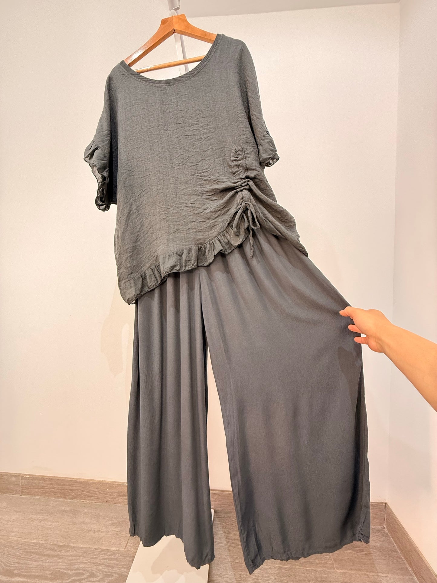 Blusa Fluida con Fruncido Lateral