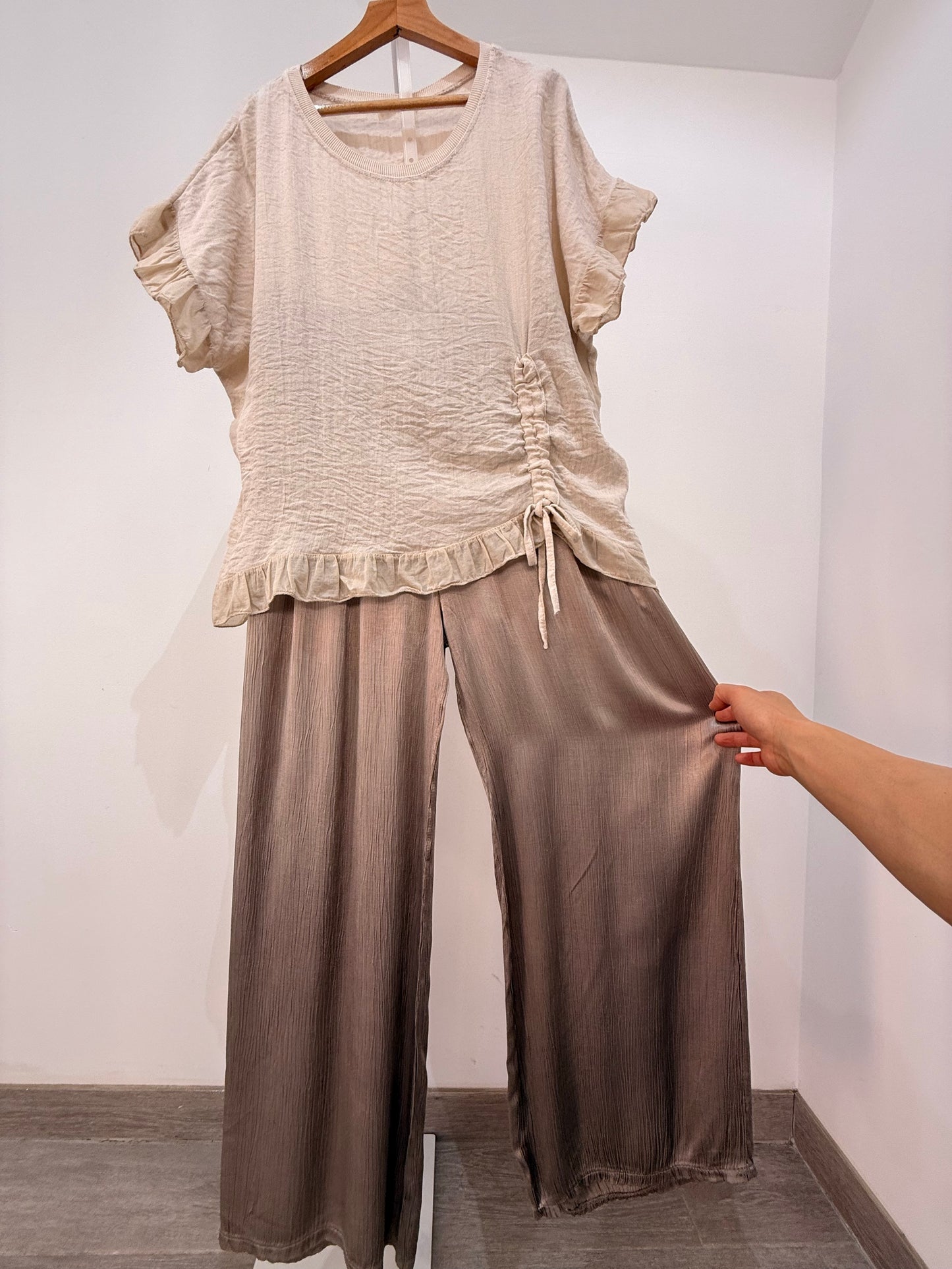 Blusa Fluida con Fruncido Lateral