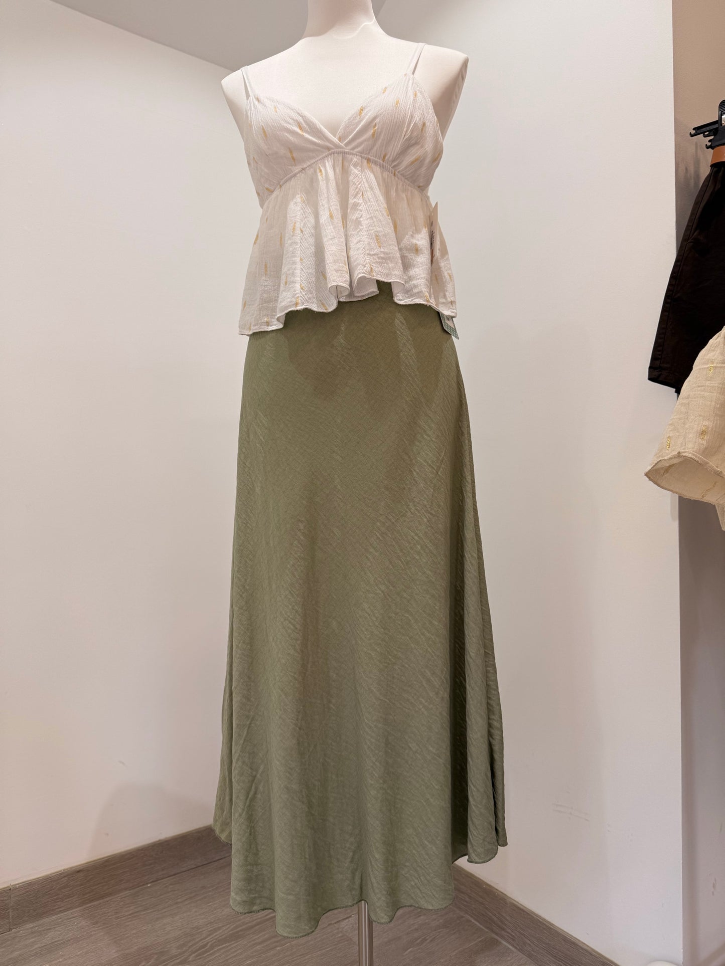 Blusa Top Boho con Detalles Dorados