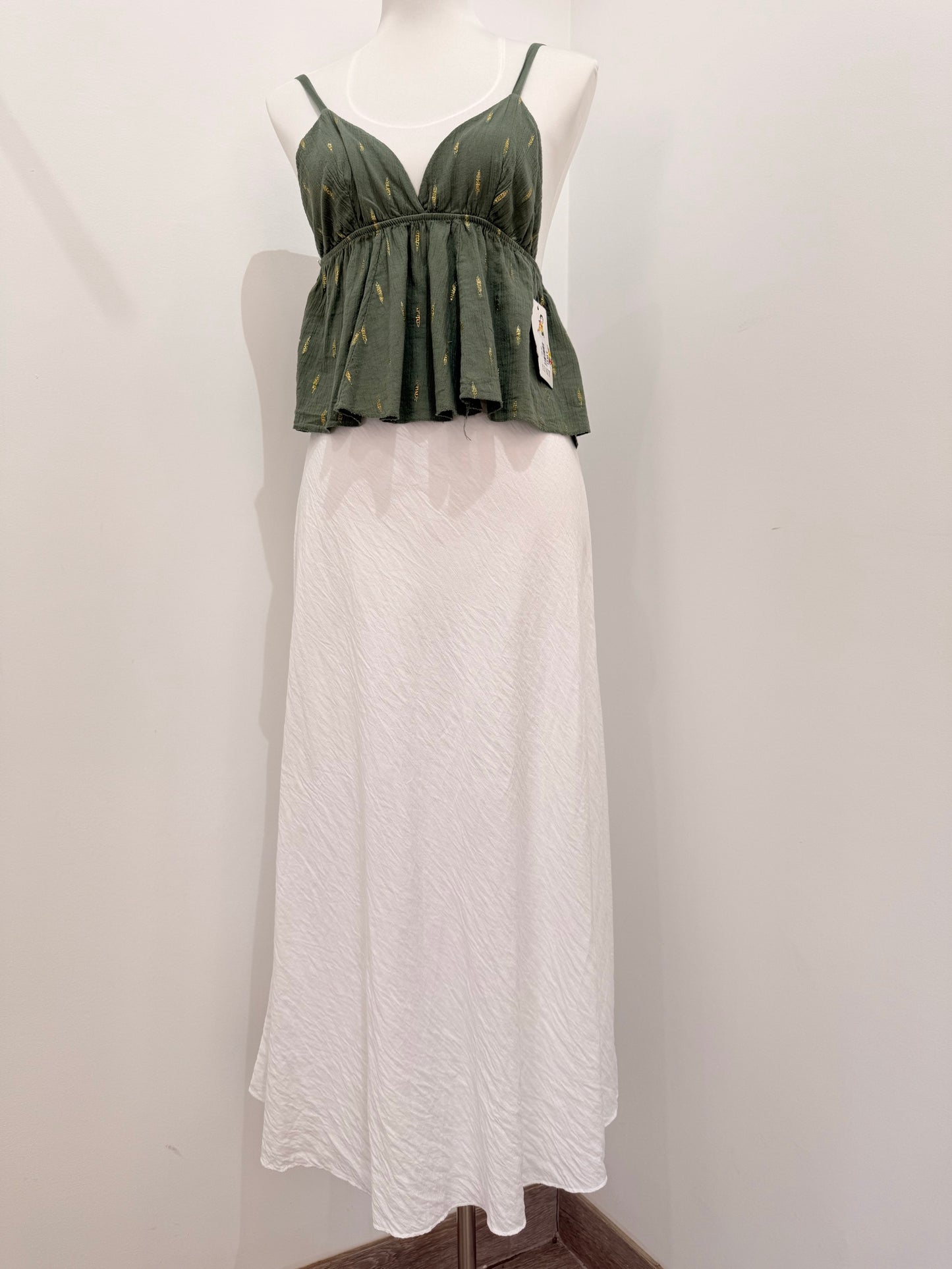 Blusa Top Boho con Detalles Dorados