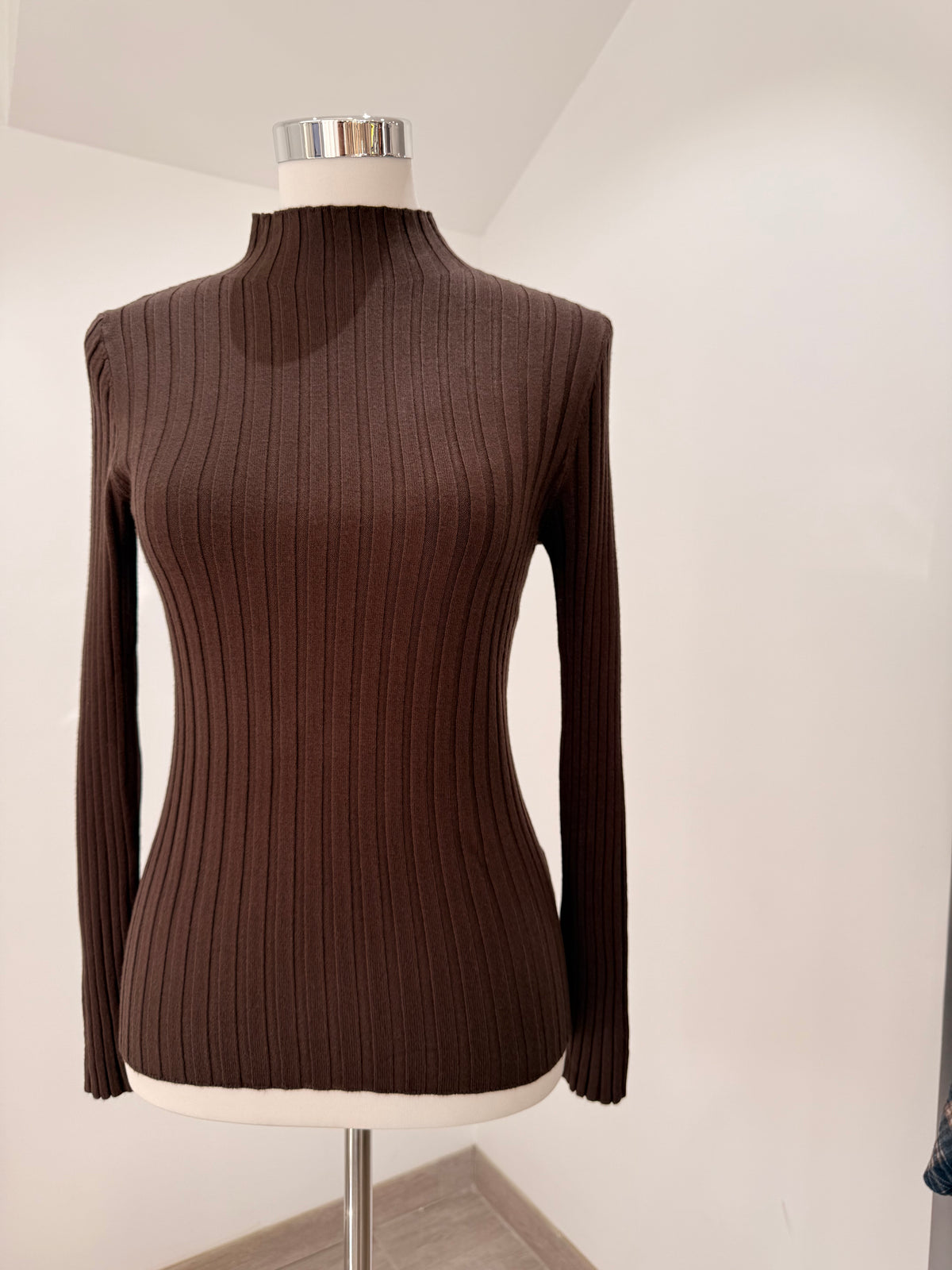 Jersey de punto de canalé cuello semi alto 2003