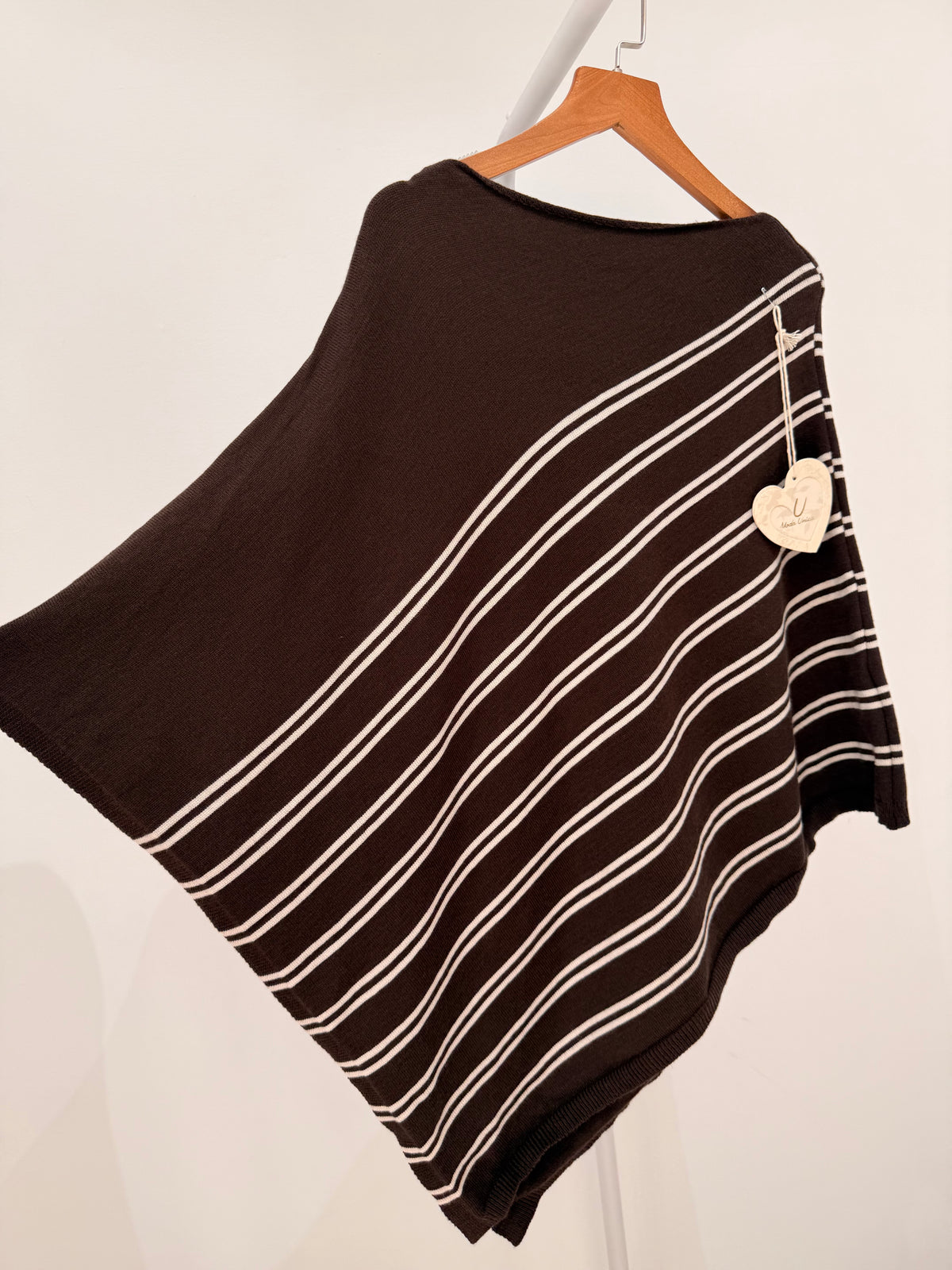 Poncho de punto a rayas 80768